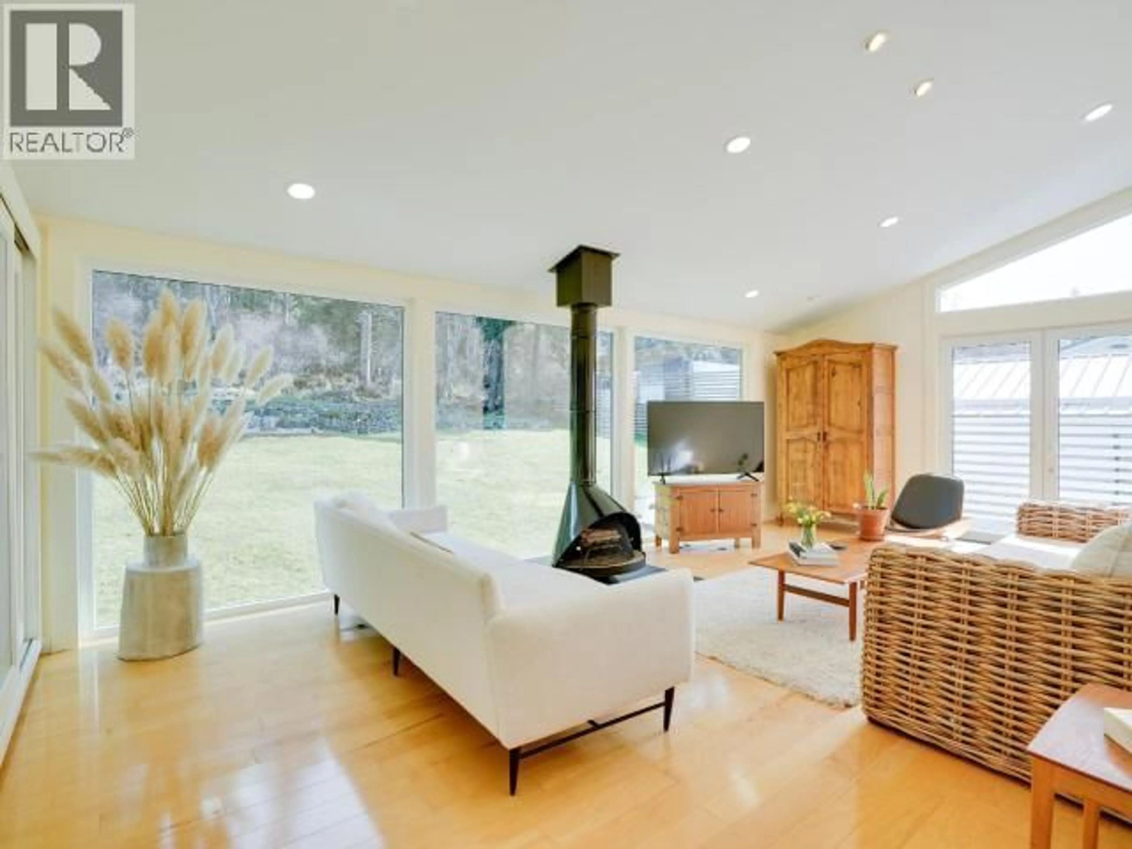 Living room with furniture, unknown for 5667 GILLIES BAY RD, Texada Island British Columbia V0N1W0