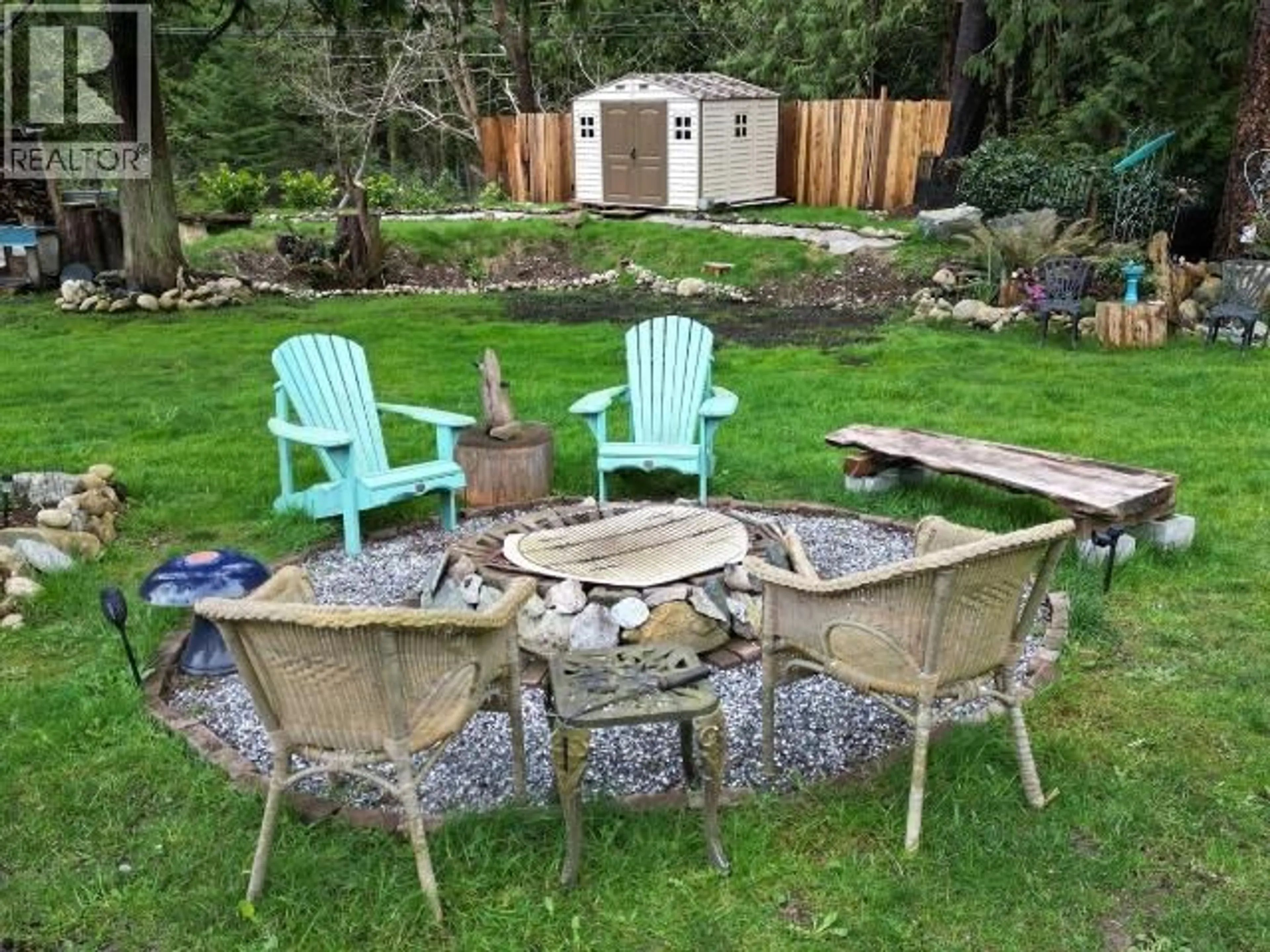 Patio, water/lake/river/ocean view for 8013 CENTENNIAL DRIVE, Powell River British Columbia V8A0S4