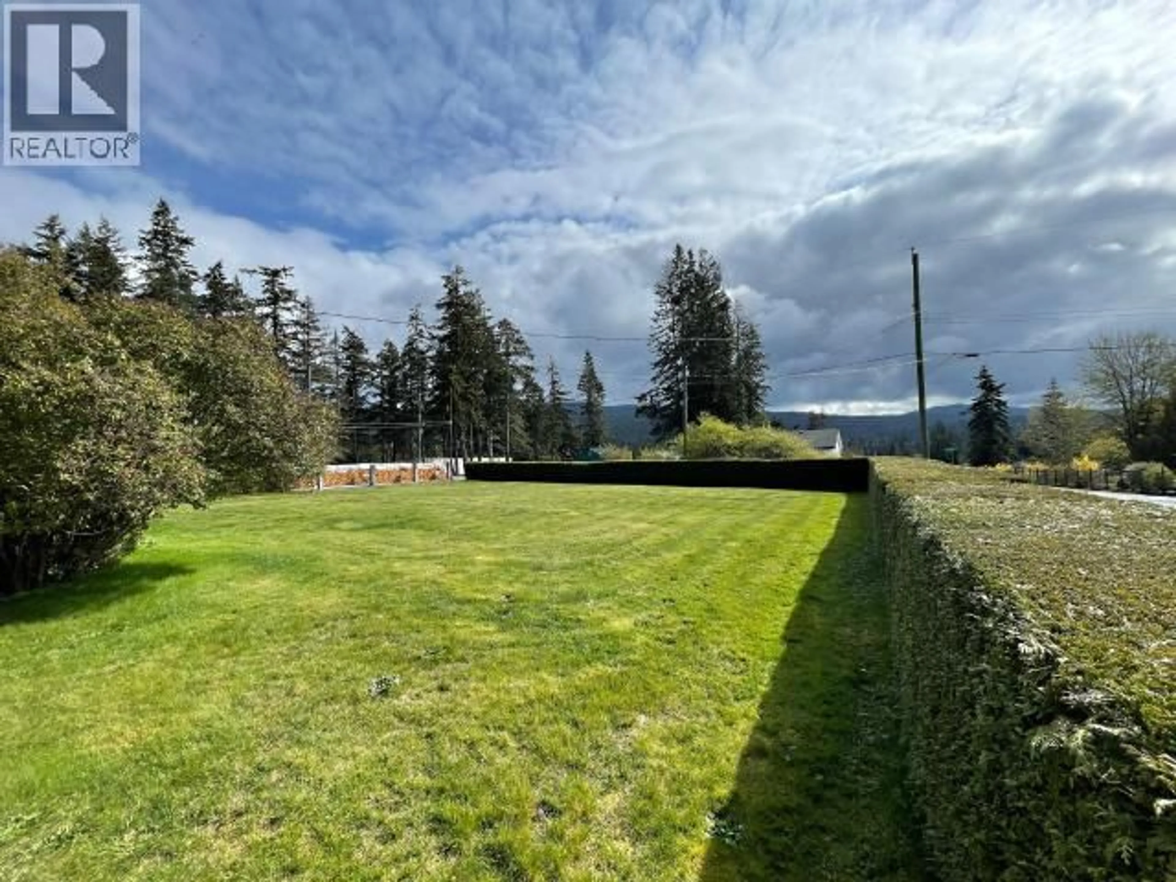 A pic from outside/outdoor area/front of a property/back of a property/a pic from drone, unknown for 3271 OAK STREET, Texada Island British Columbia