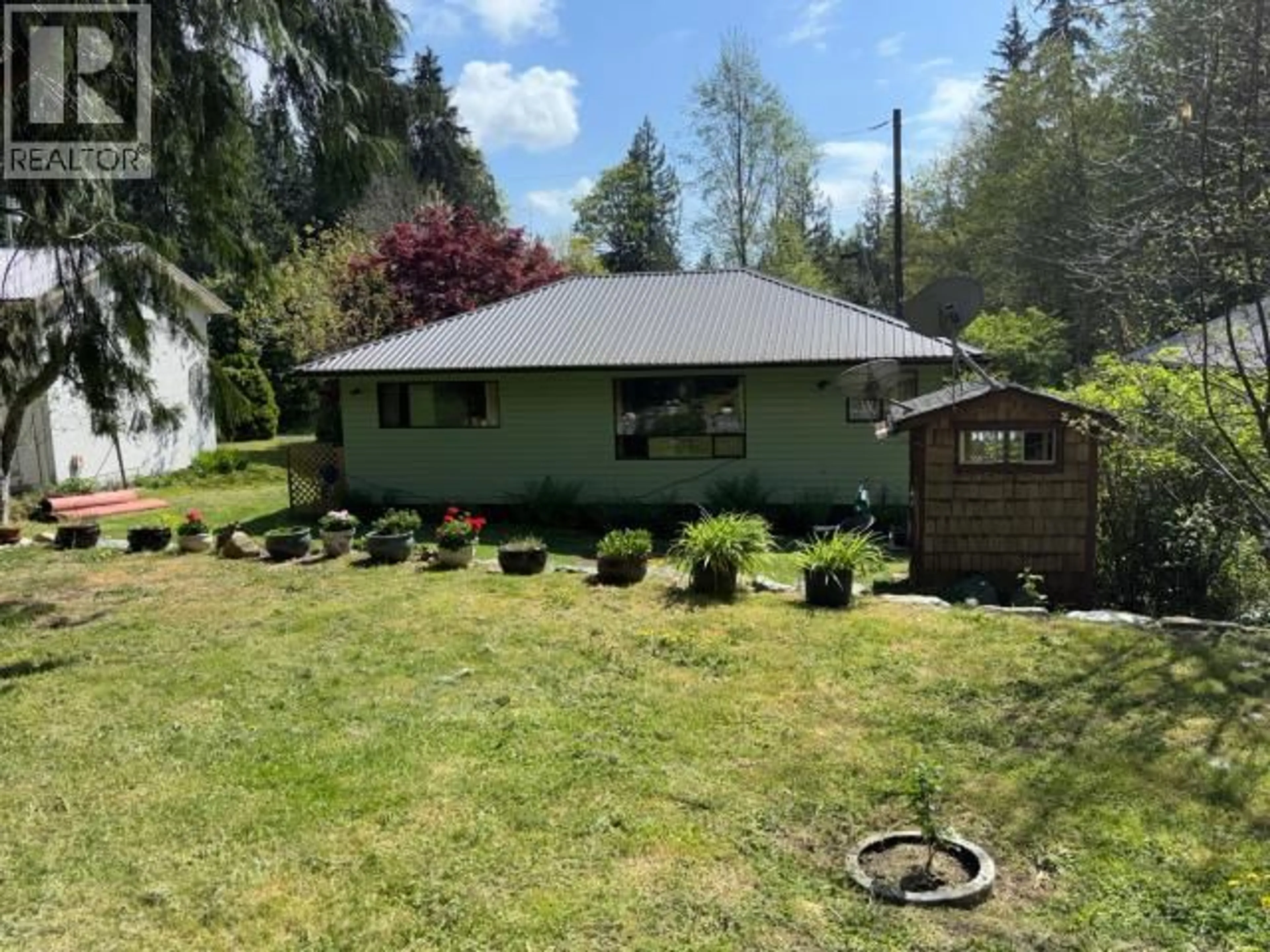 A pic from outside/outdoor area/front of a property/back of a property/a pic from drone, unknown for 14987 SALTERY ROAD, Powell River British Columbia V8A0N3