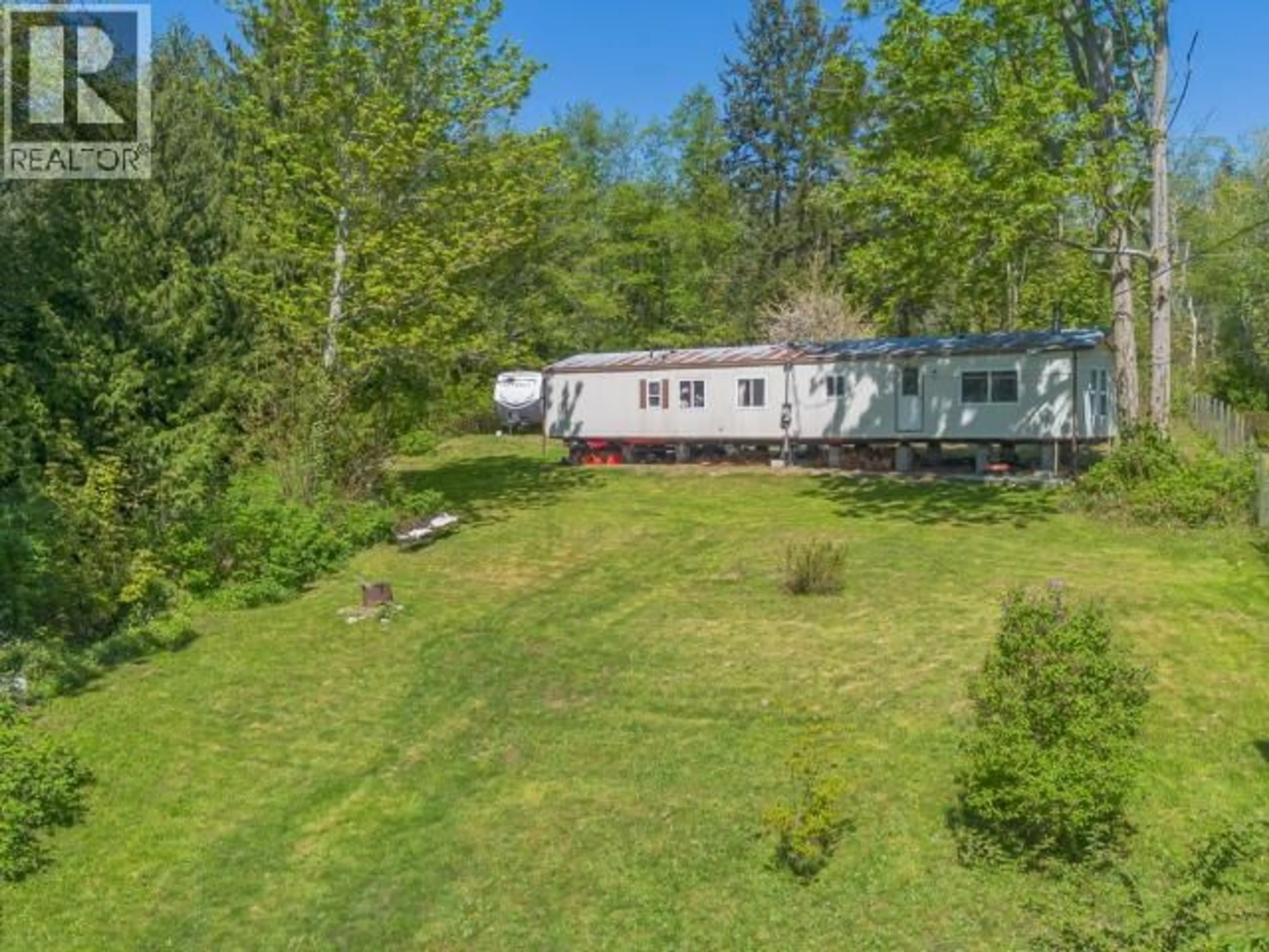 A pic from outside/outdoor area/front of a property/back of a property/a pic from drone, water/lake/river/ocean view for 8981 HIGHWAY 101, Powell River British Columbia V8A0H5