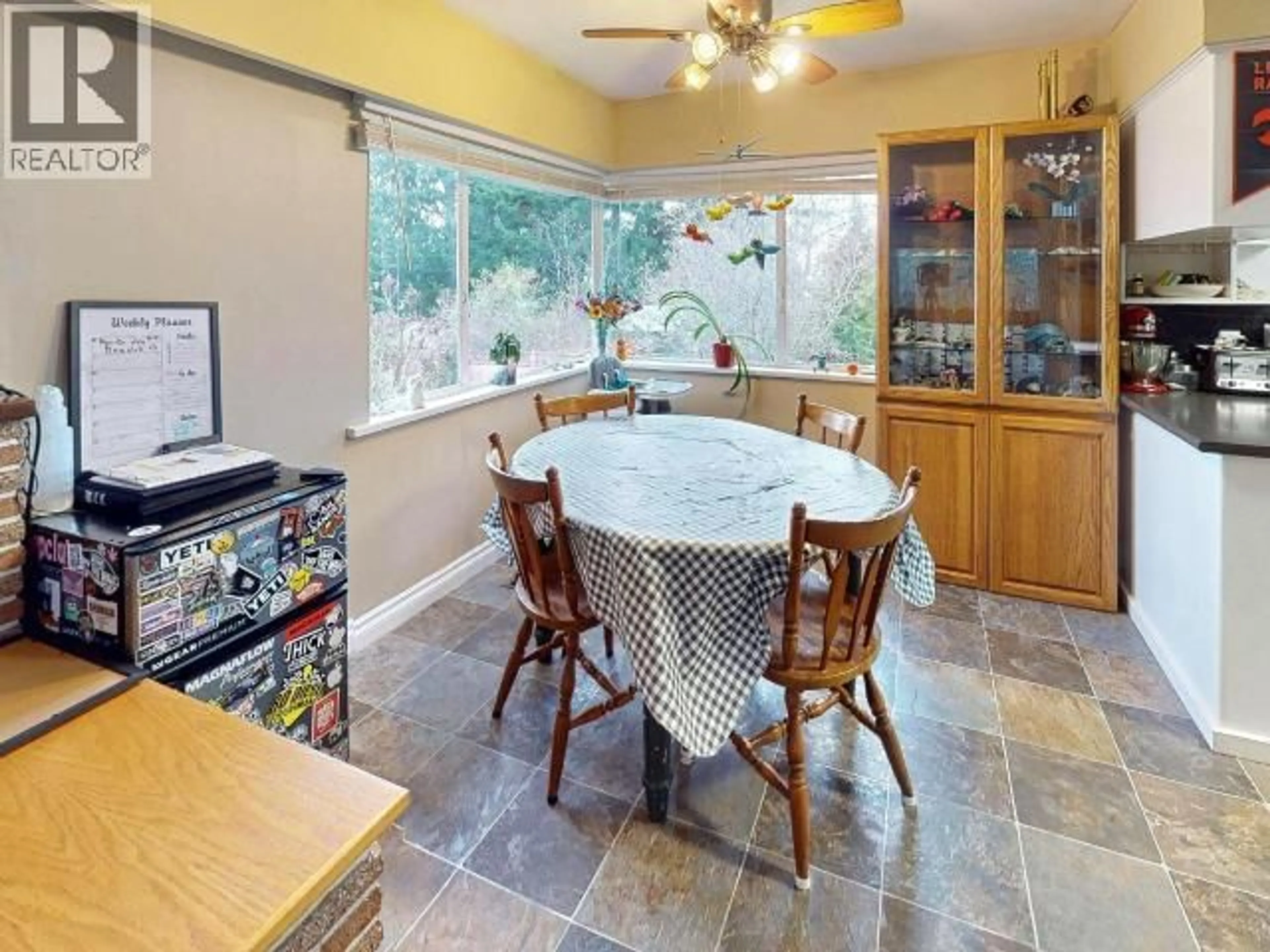Dining room, ceramic/tile floor for 3361 JOYCE AVE, Powell River British Columbia V8A2X9