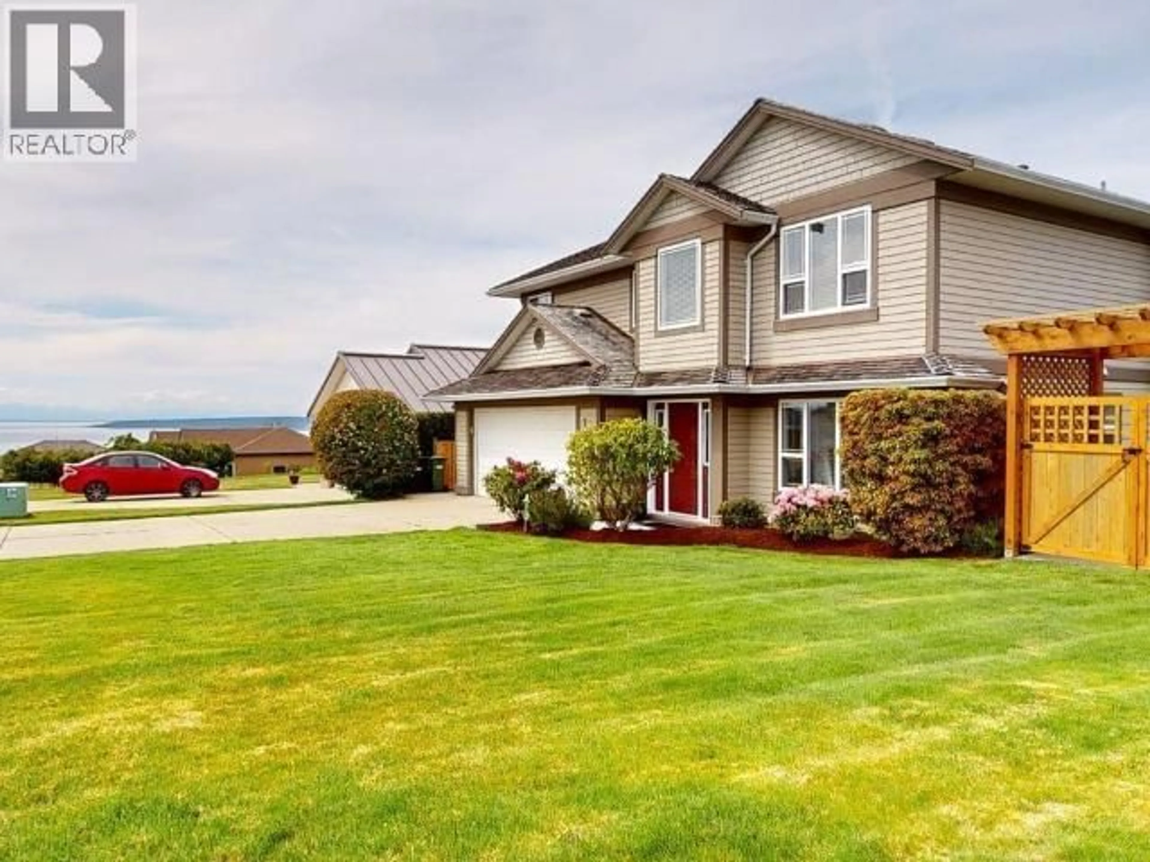 Home with vinyl exterior material, water/lake/river/ocean view for 7191 ESQUIMALT CRT, Powell River British Columbia V8A5T6