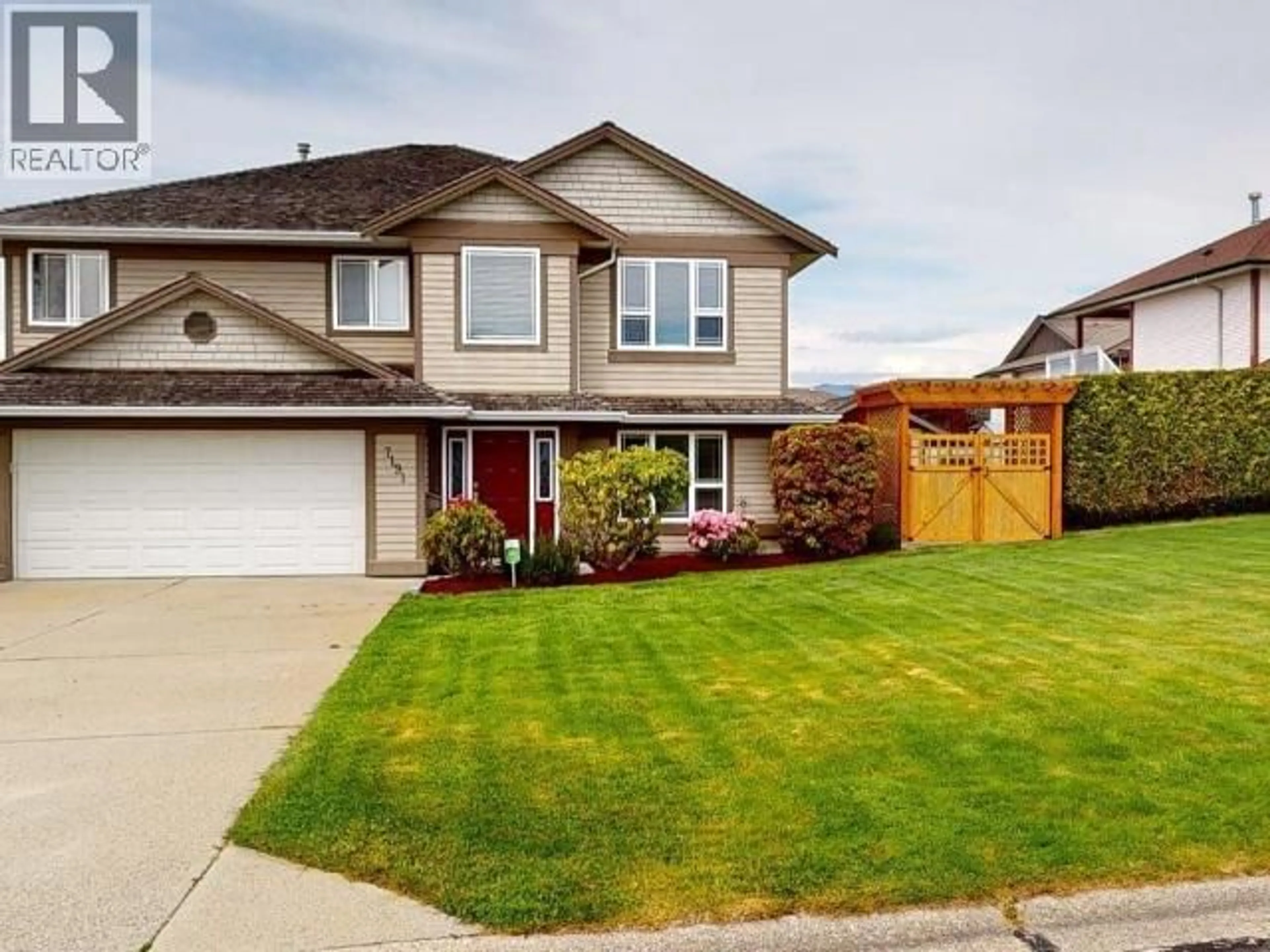 Home with vinyl exterior material, street for 7191 ESQUIMALT CRT, Powell River British Columbia V8A5T6