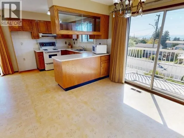 4688 FERNWOOD AVE, Powell River 4