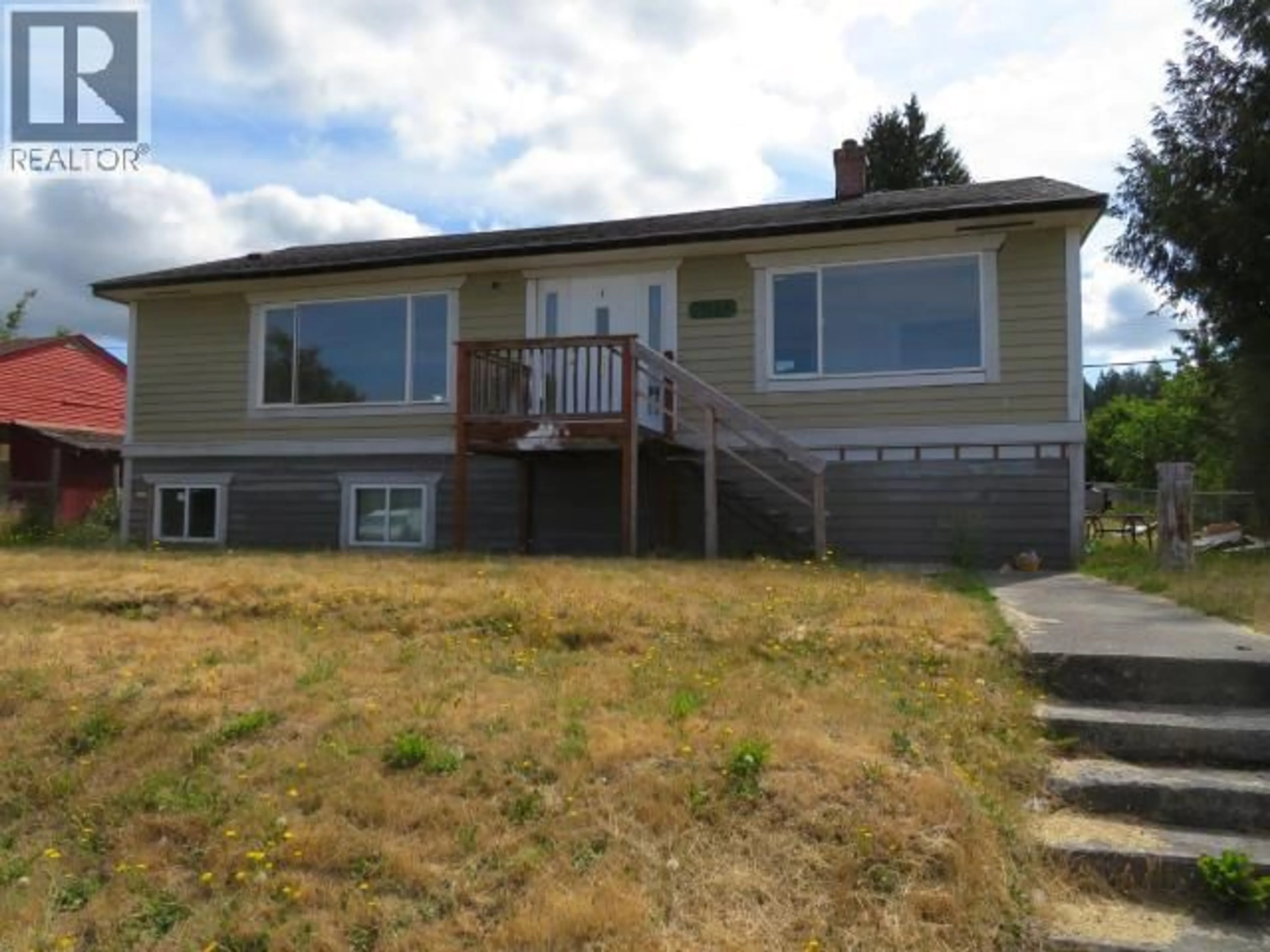 Home with vinyl exterior material, street for 3952 JOYCE AVE, Powell River British Columbia V8A2Z3
