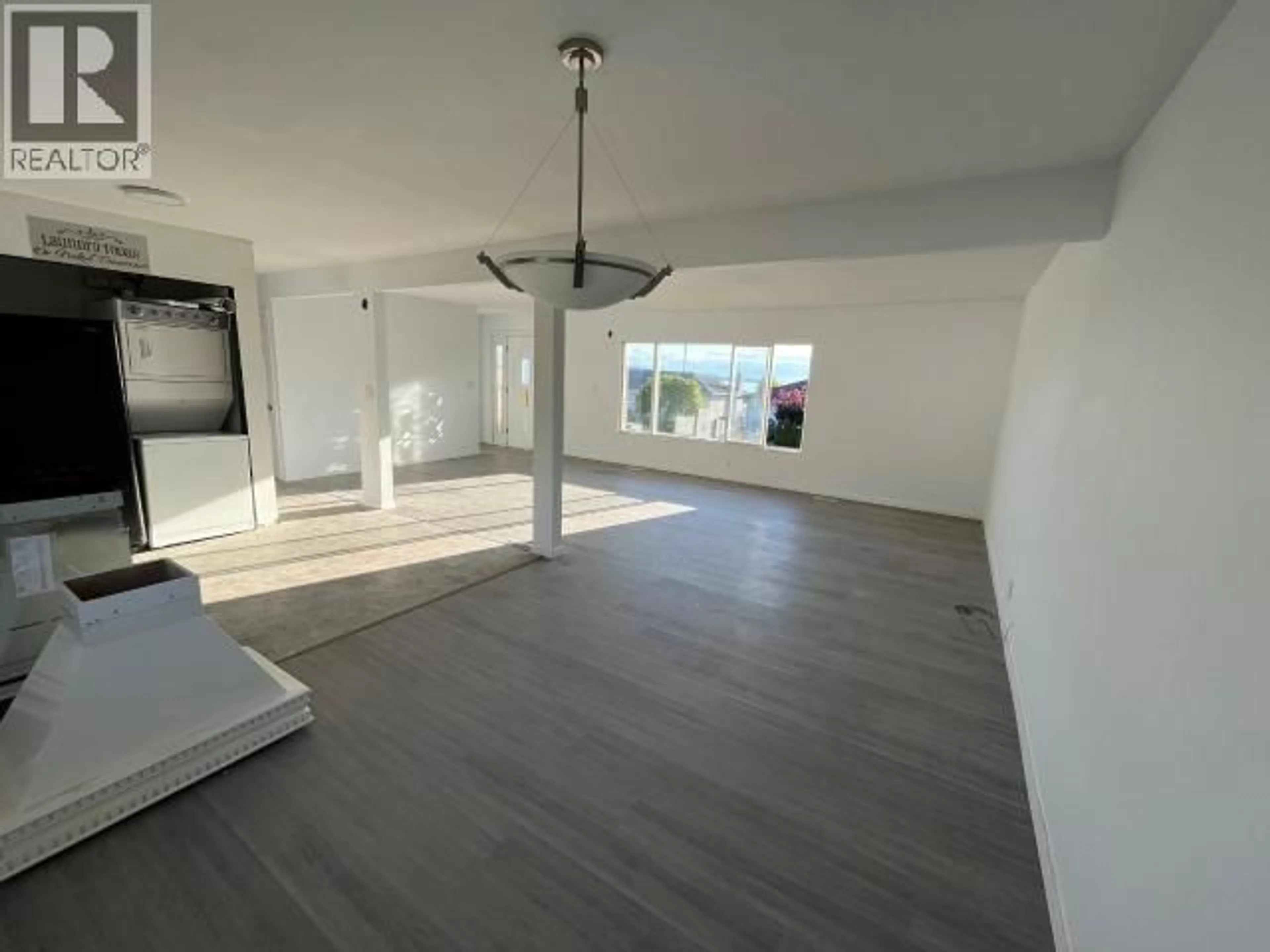 A pic of a room for 3952 JOYCE AVE, Powell River British Columbia V8A2Z3