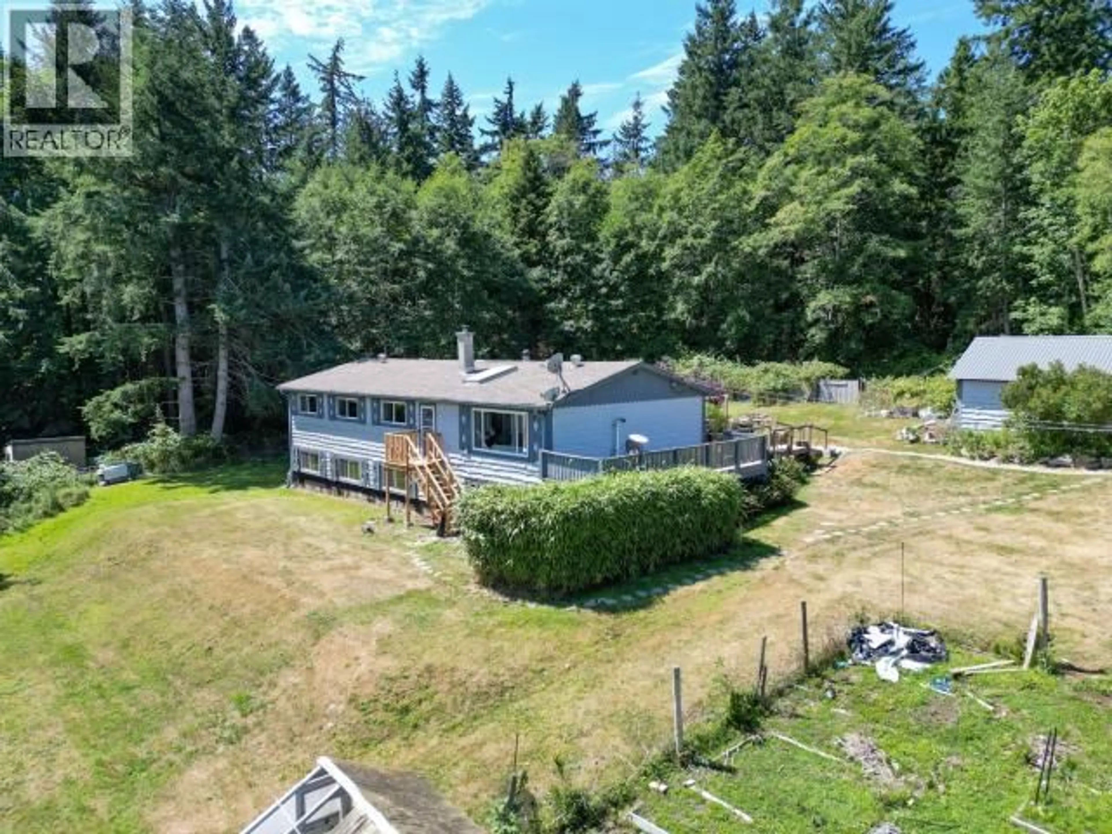 A pic from outside/outdoor area/front of a property/back of a property/a pic from drone, water/lake/river/ocean view for 3008 ASH STREET, Texada Island British Columbia V0N1W0