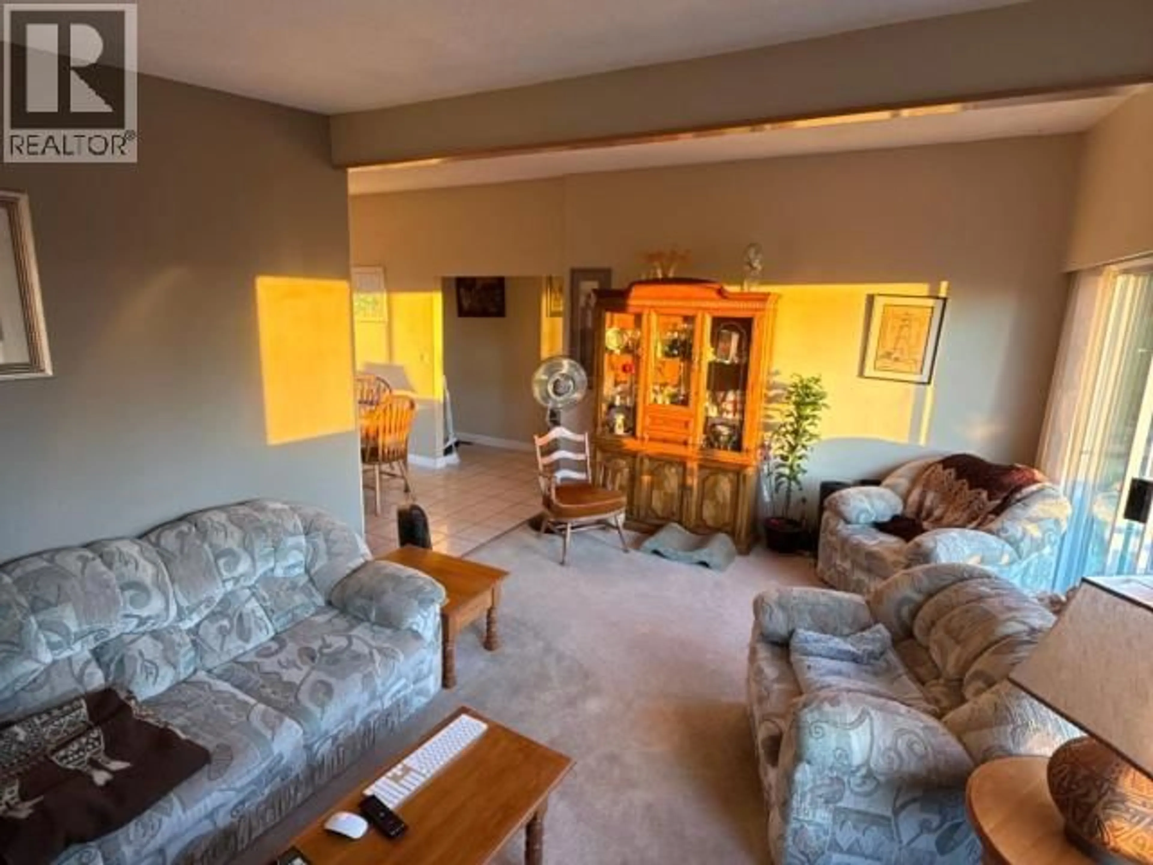 Living room with furniture, unknown for 3749 STRATHCONA AVE, Powell River British Columbia V8A2V6
