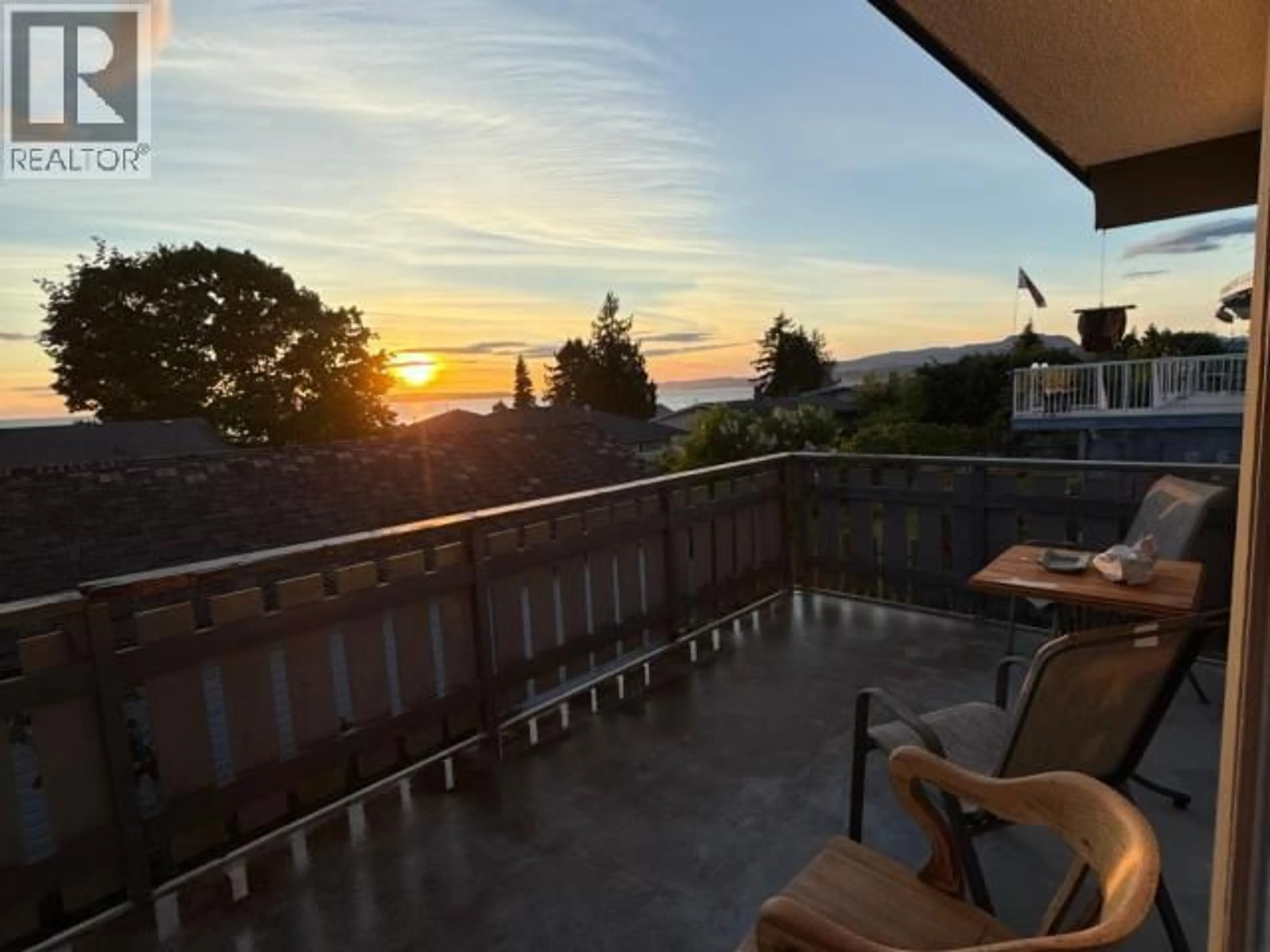 Patio, mountain view for 3749 STRATHCONA AVE, Powell River British Columbia V8A2V6