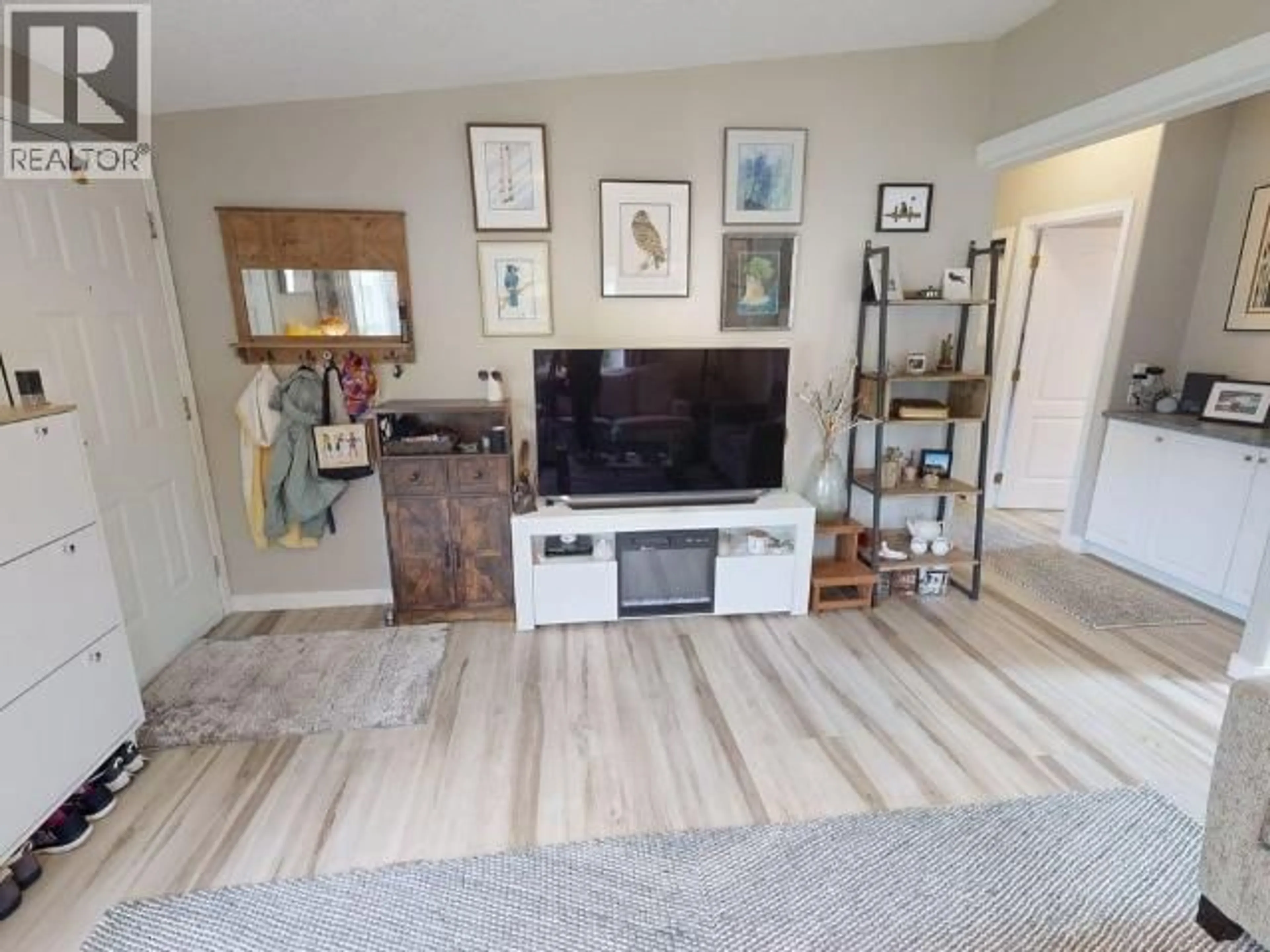 Living room with furniture, unknown for 250 - 7575 DUNCAN STREET, Powell River British Columbia