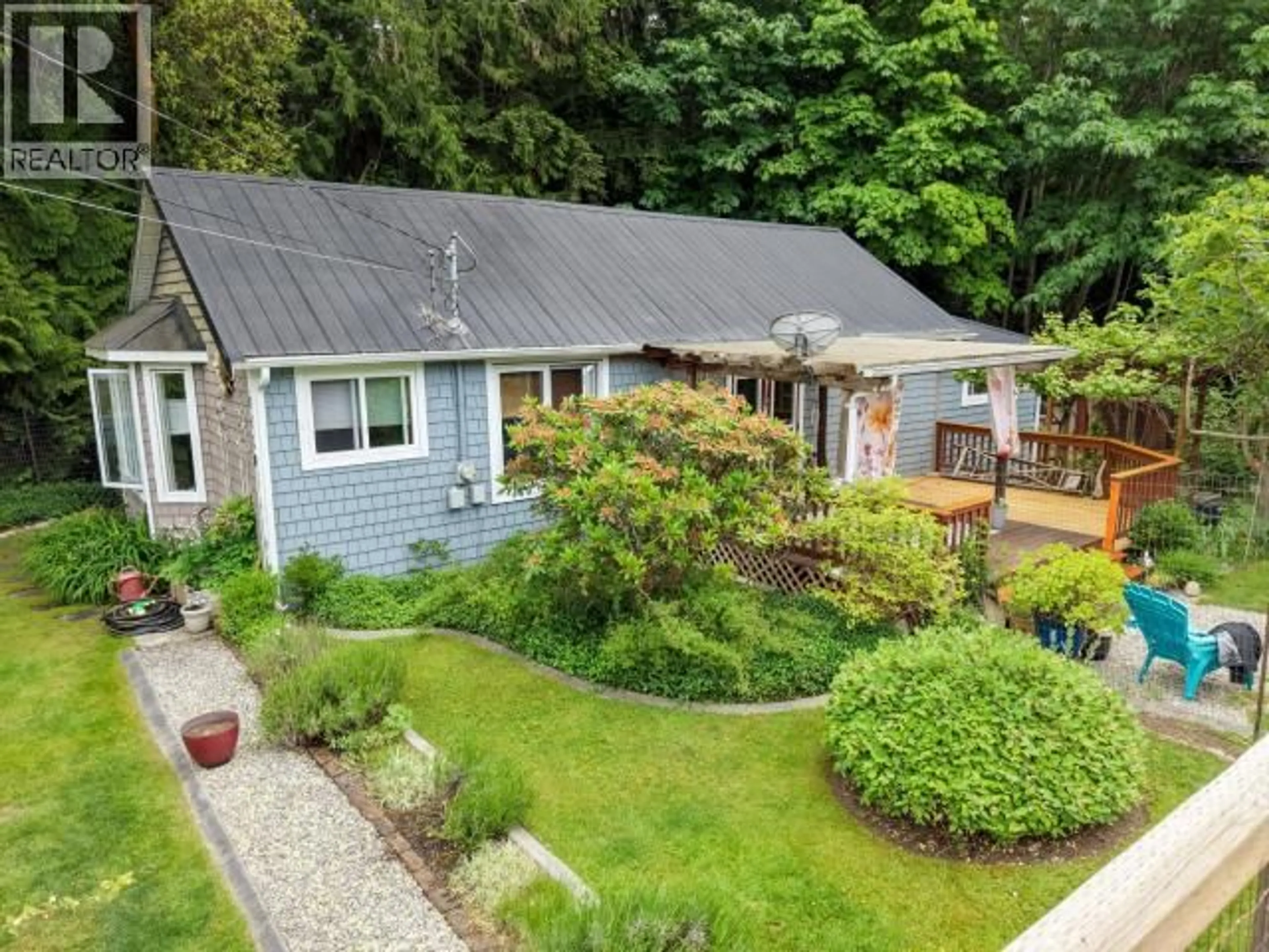 A pic from outside/outdoor area/front of a property/back of a property/a pic from drone, street for 6910 CHURCH STREET, Powell River British Columbia