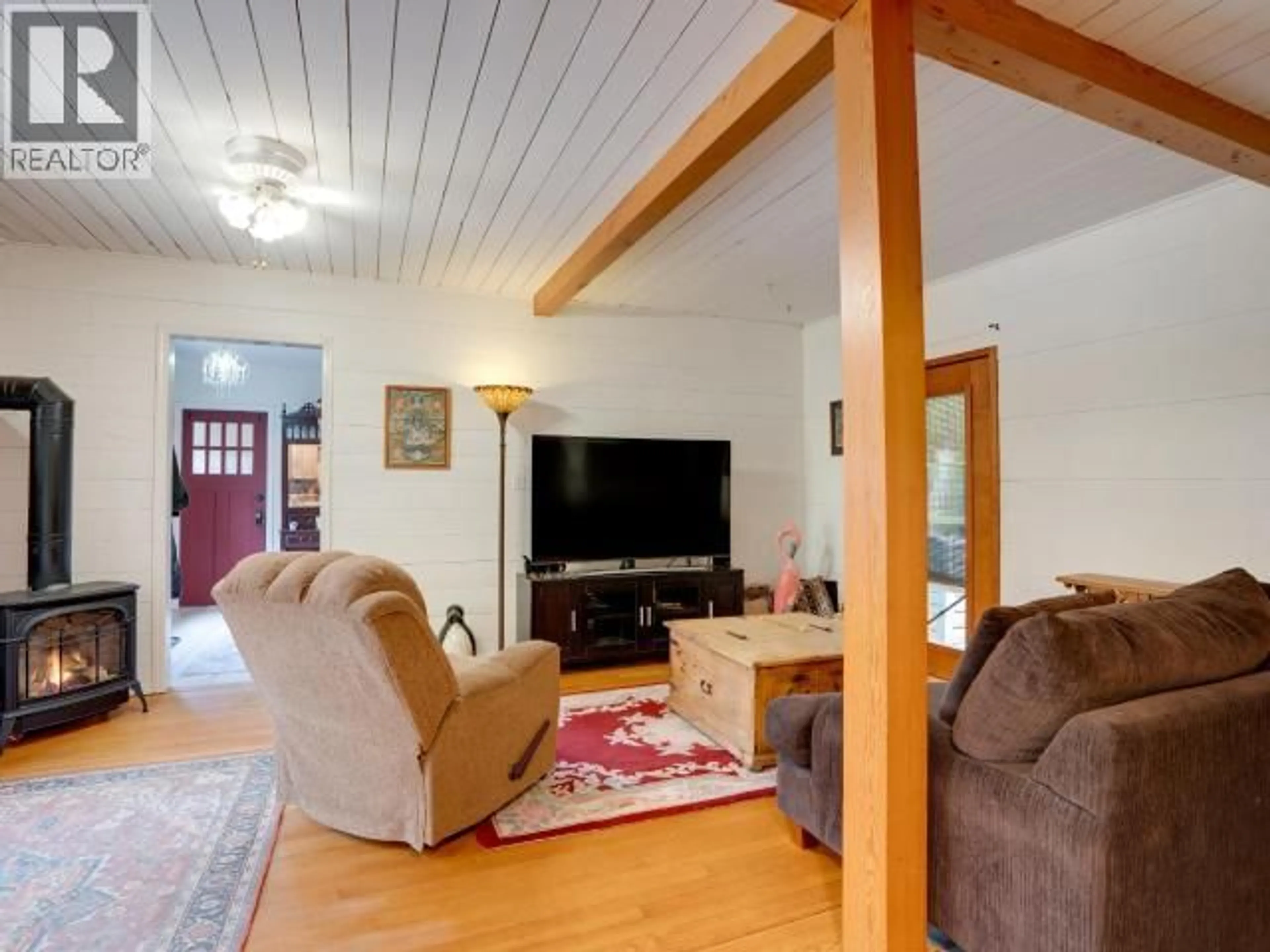 Living room with furniture, unknown for 6910 CHURCH STREET, Powell River British Columbia