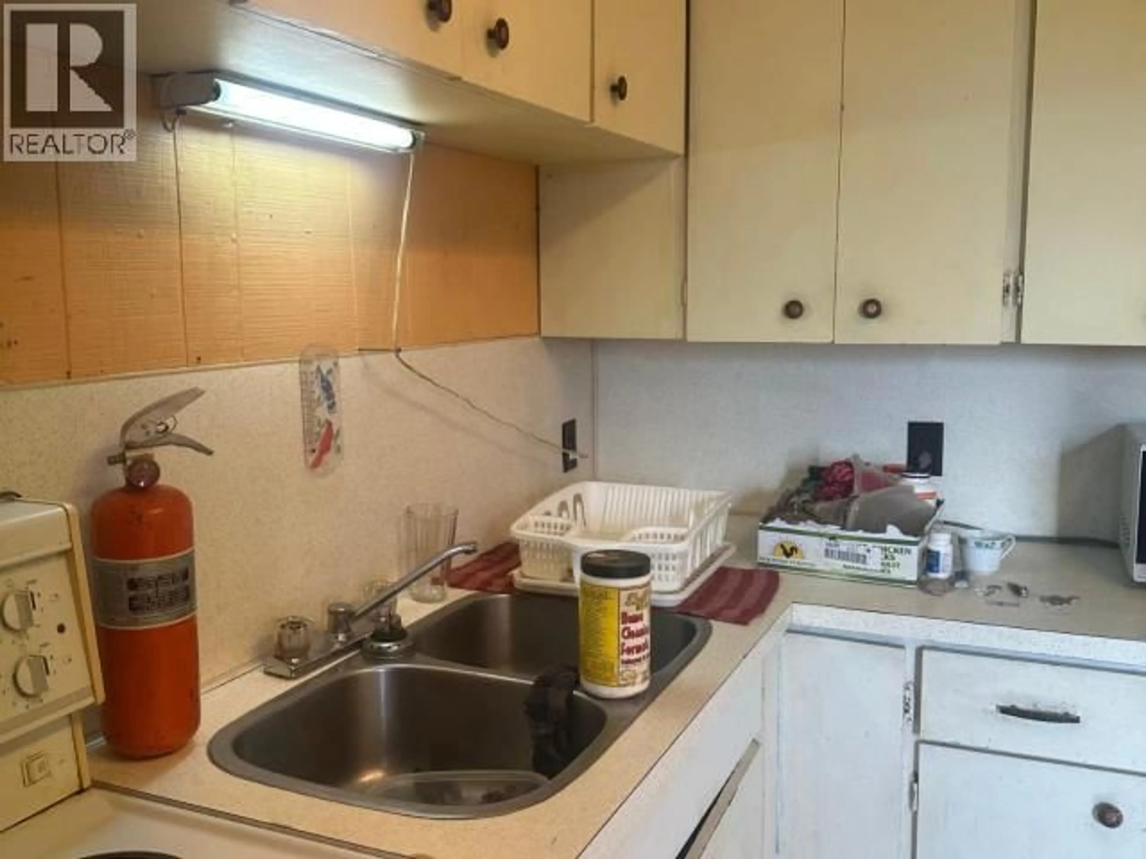 Standard kitchen, unknown for 4584 MARINE AVE, Powell River British Columbia V8A2K6