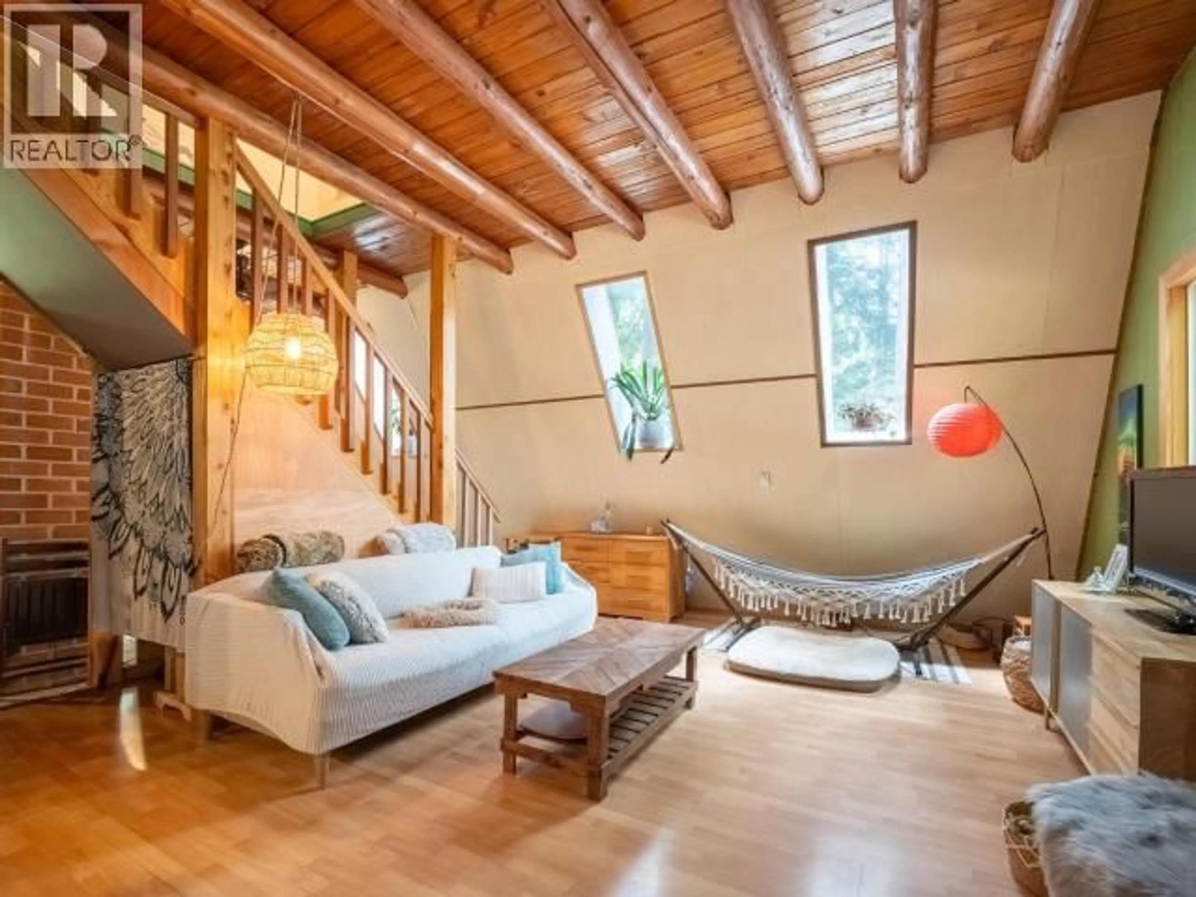 Living room with furniture, unknown for 10147 SERENDIPITY ROAD, Powell River British Columbia V8A0P6