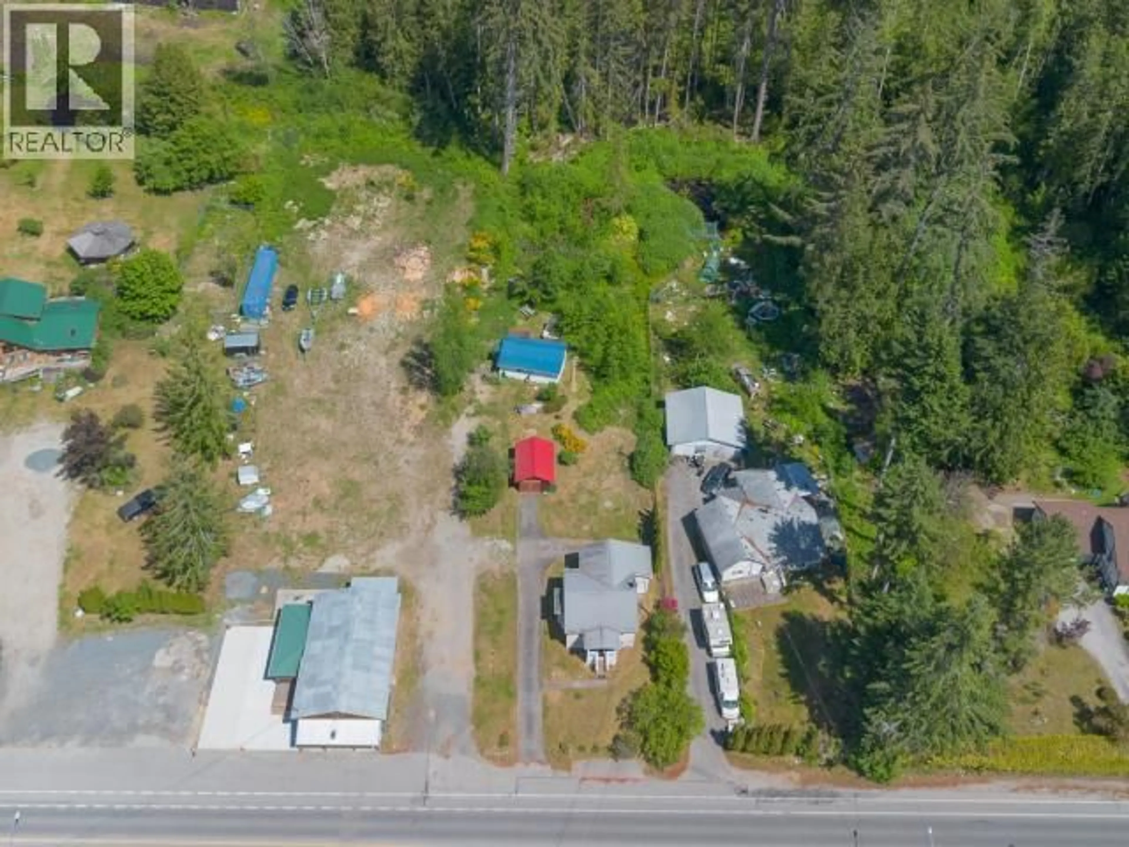 A pic from outside/outdoor area/front of a property/back of a property/a pic from drone, street for 5198 MANSON AVE, Powell River British Columbia V8A3P1