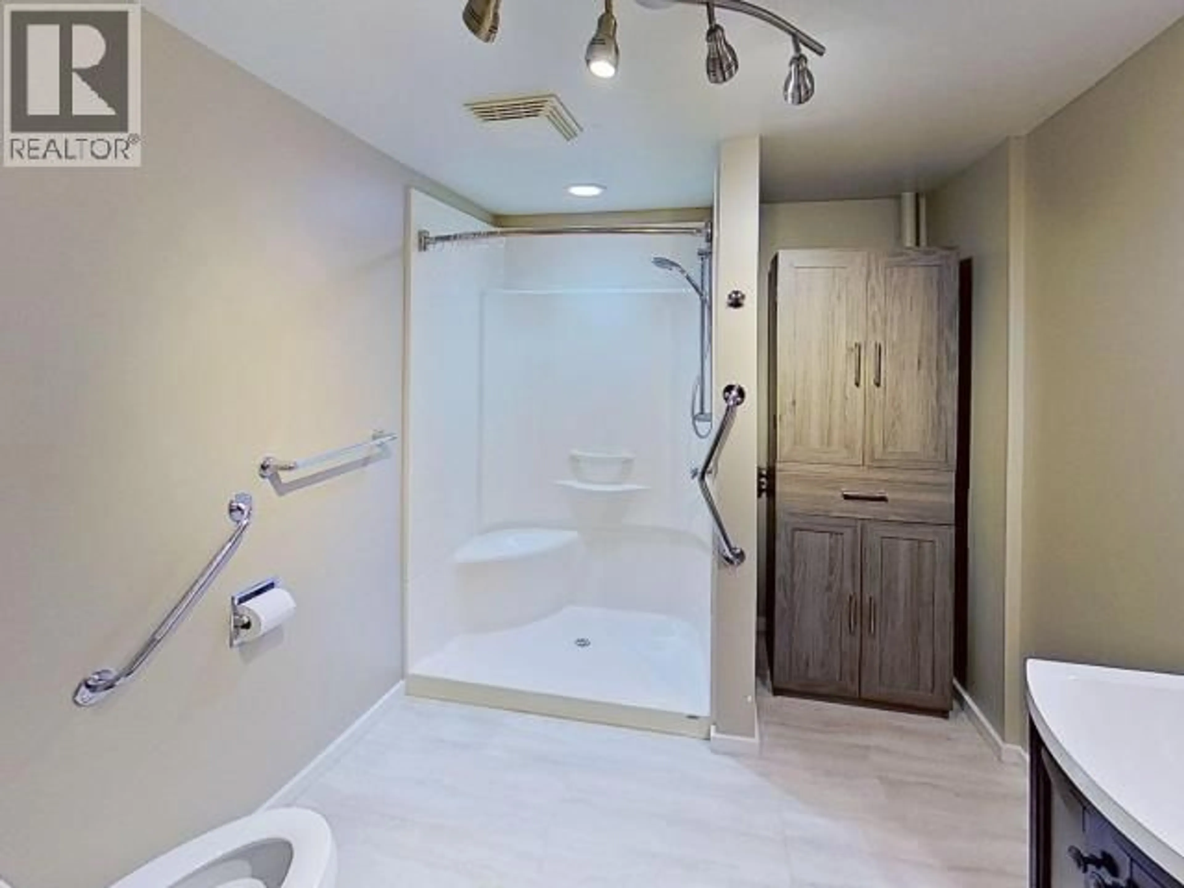 Standard bathroom, ceramic/tile floor for 1902 MARBLE BAY ROAD, Texada Island British Columbia