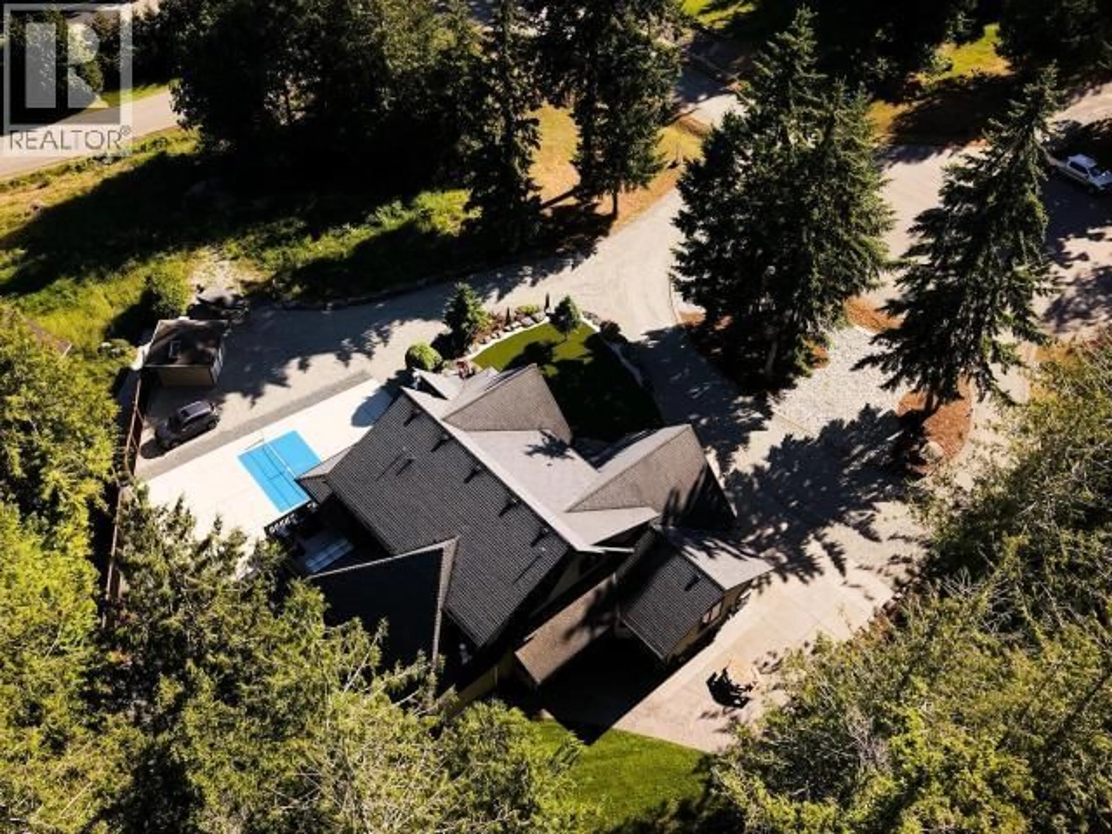 A pic from outside/outdoor area/front of a property/back of a property/a pic from drone, unknown for 3128 PONDEROSA PLACE, Powell River British Columbia V8A0R9