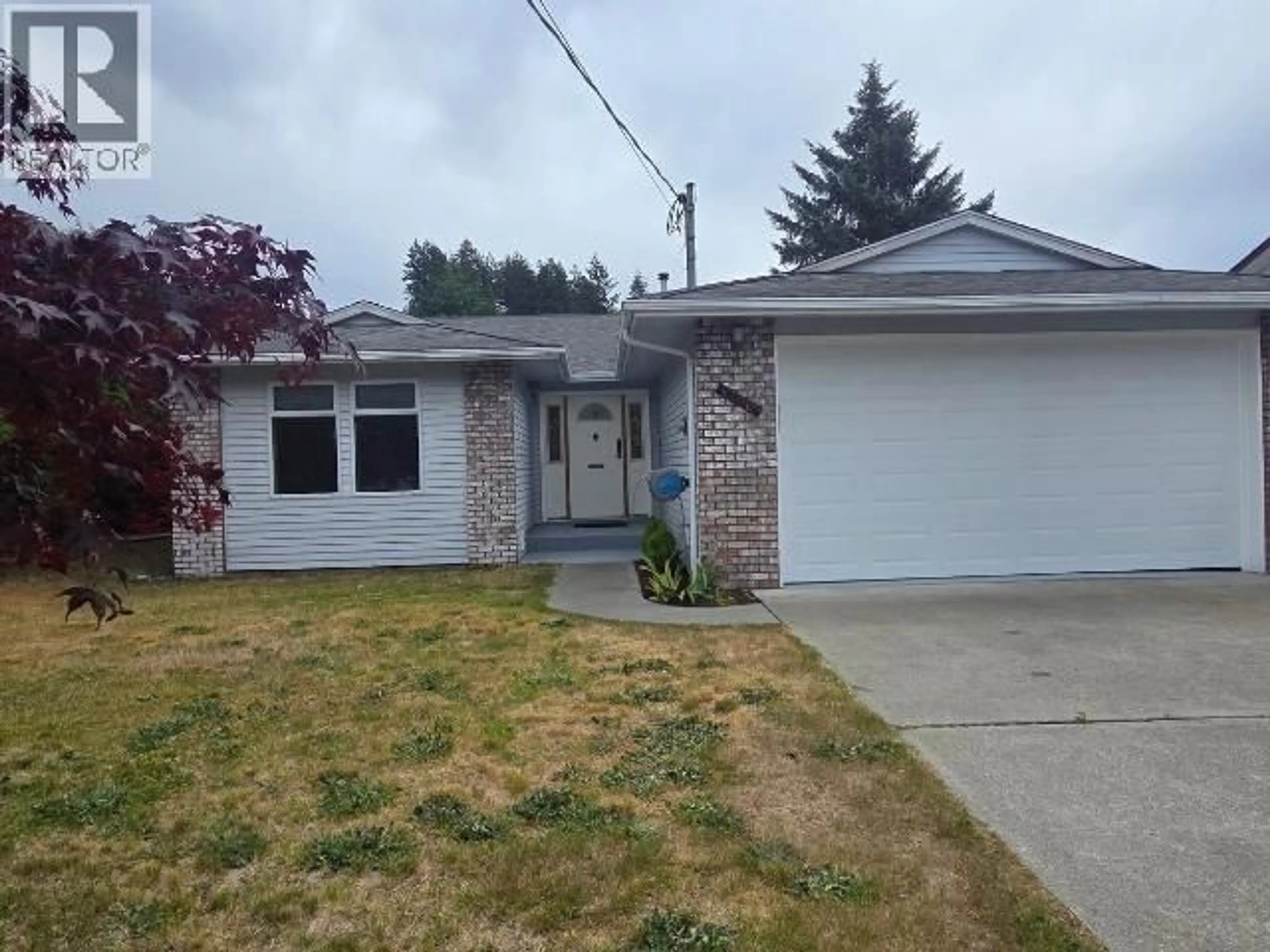 Home with vinyl exterior material, street for 4706 ONTARIO AVE, Powell River British Columbia V8A5L6