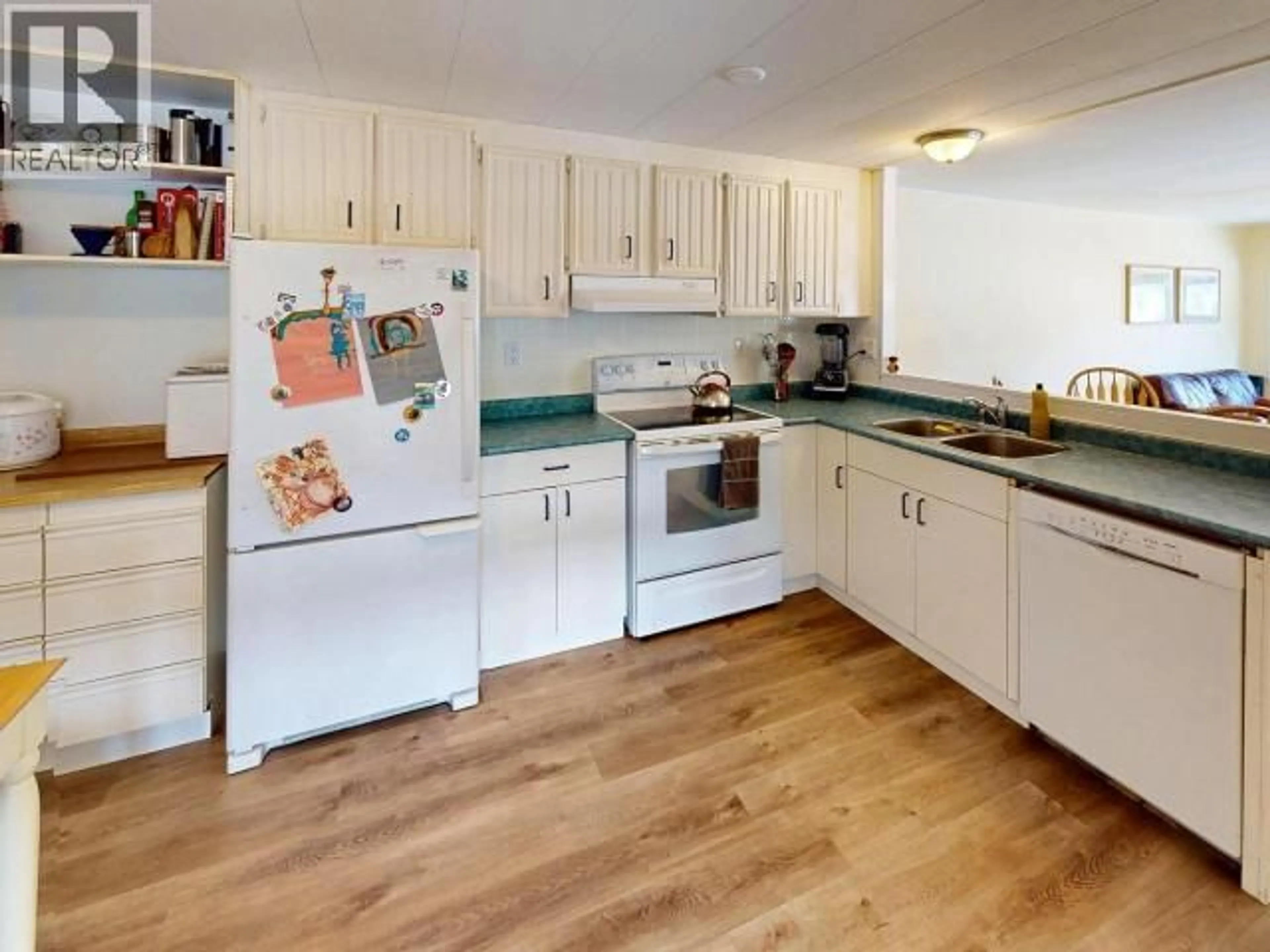 Standard kitchen, wood/laminate floor for 4500 - 42 CLARIDGE ROAD, Powell River British Columbia V8A5N2