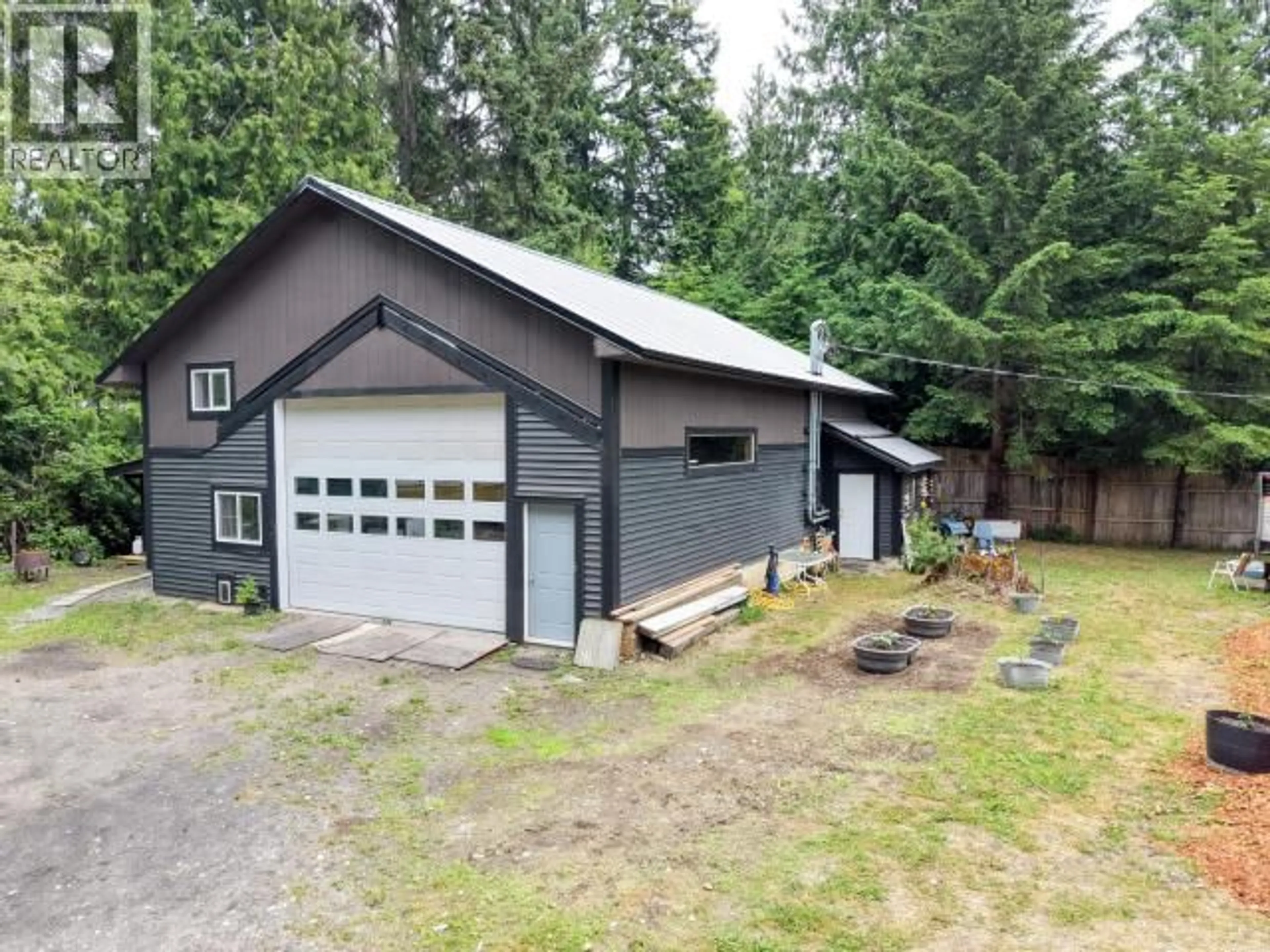 A pic from outside/outdoor area/front of a property/back of a property/a pic from drone, unknown for 11198 TUCK ROAD, Powell River British Columbia