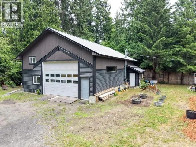 11198 TUCK ROAD, Powell River 2