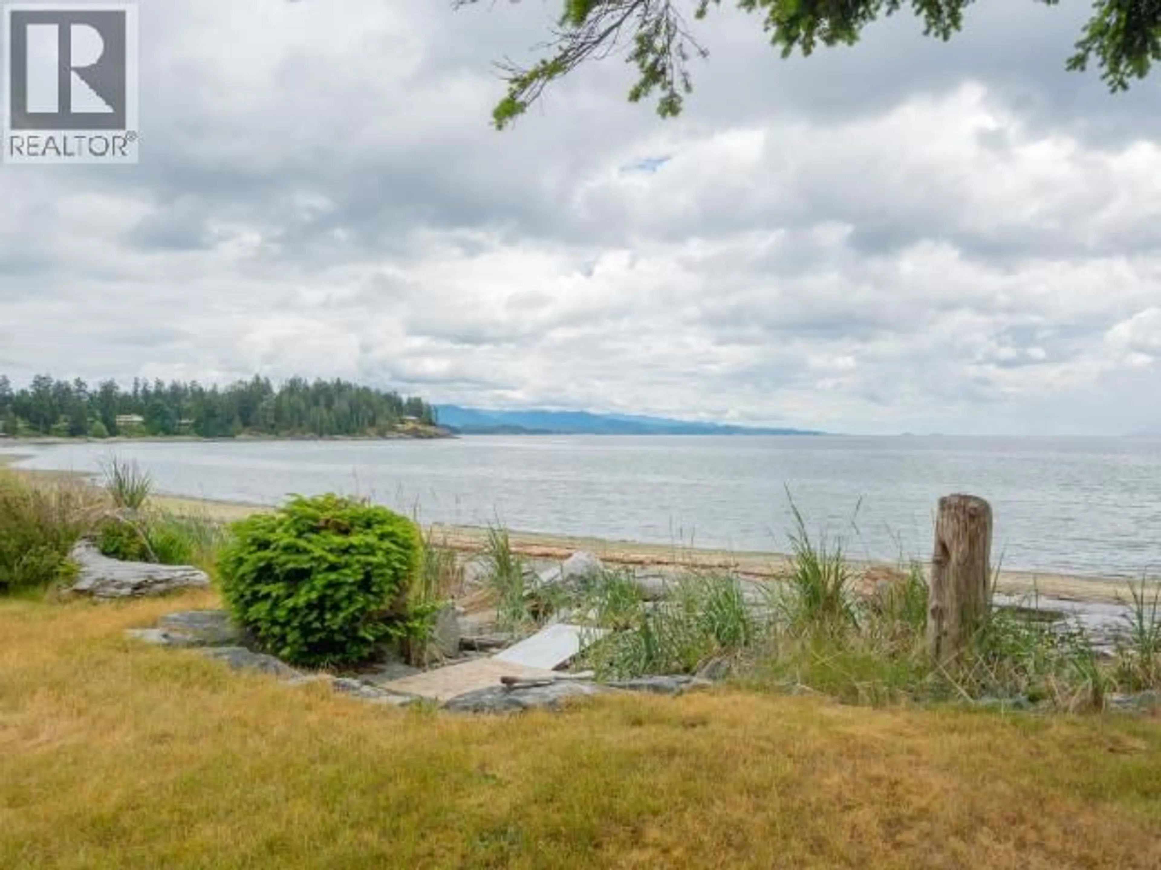 Patio, water/lake/river/ocean view for 10219 DOUGLAS BAY ROAD, Powell River British Columbia V8A0K7