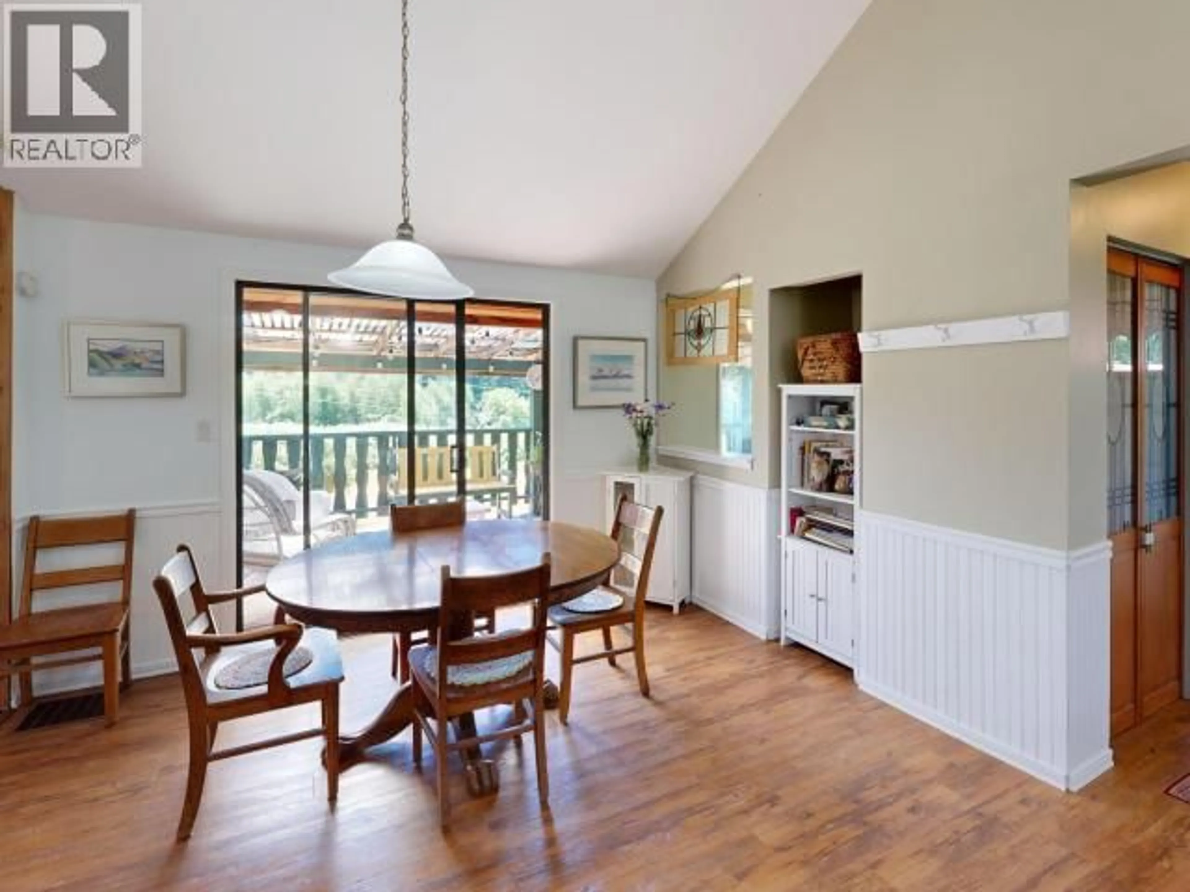 Dining room, wood/laminate floor for 11109 DOLMAGE ROAD, Powell River British Columbia V8A0N5
