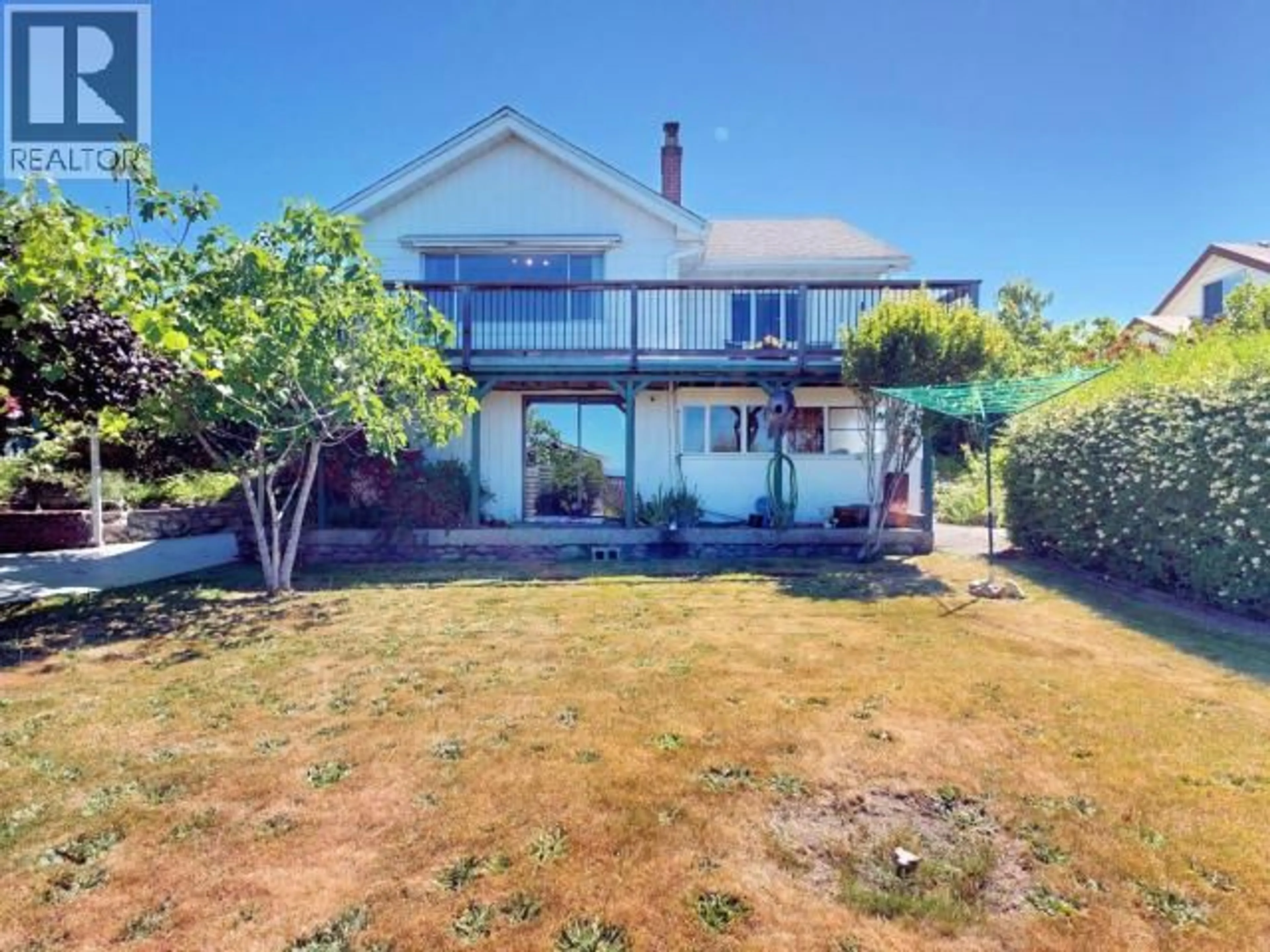 A pic from outside/outdoor area/front of a property/back of a property/a pic from drone, unknown for 4459 OMINECA AVE, Powell River British Columbia V8A2P8