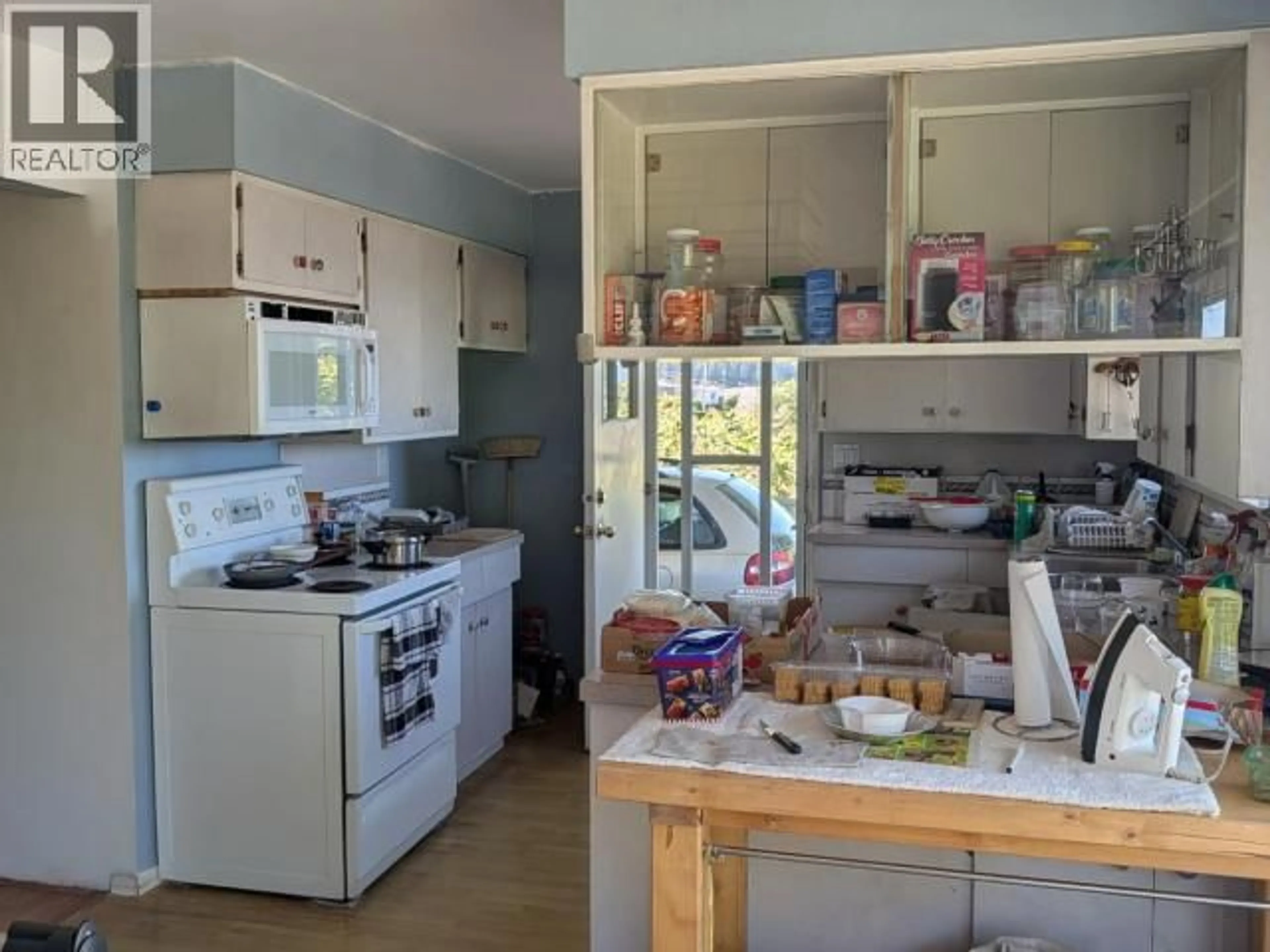 Standard kitchen, unknown for 3949 GORDON AVE, Powell River British Columbia V8A2T8