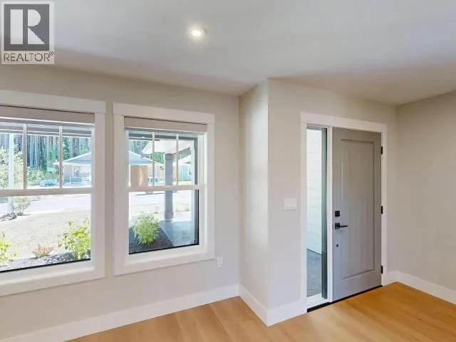 4119 BEAUSEJOUR AVENUE, Powell River 5