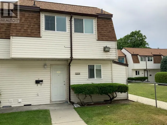 #17 2250 BASKIN Street, Penticton 2