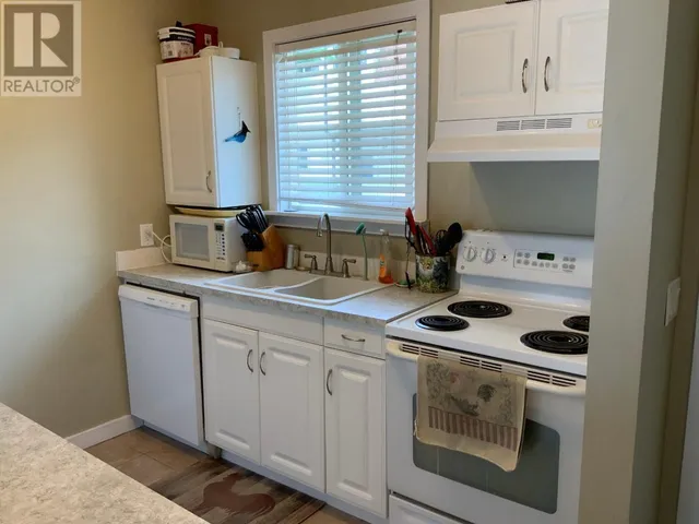 #17 2250 BASKIN Street, Penticton 3