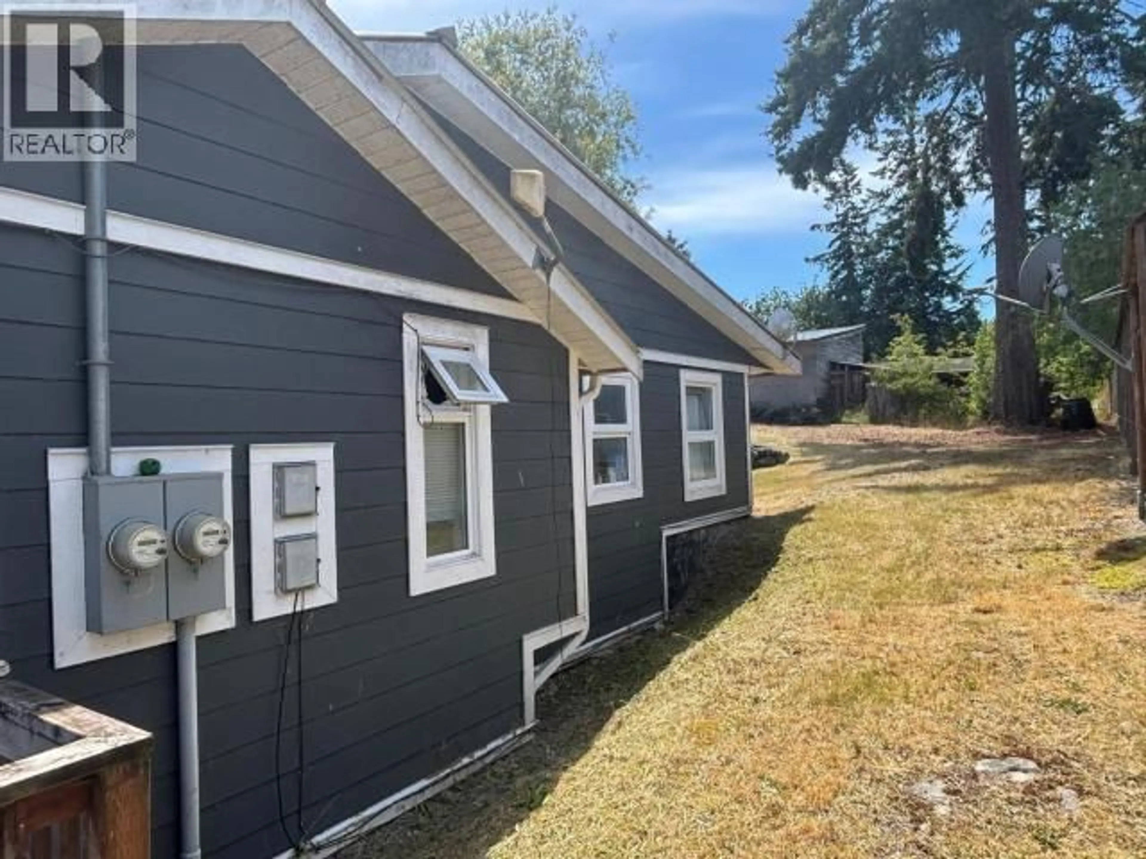 Home with vinyl exterior material, street for A & B - 5375 EARL STREET, Texada Island British Columbia V0N3K0