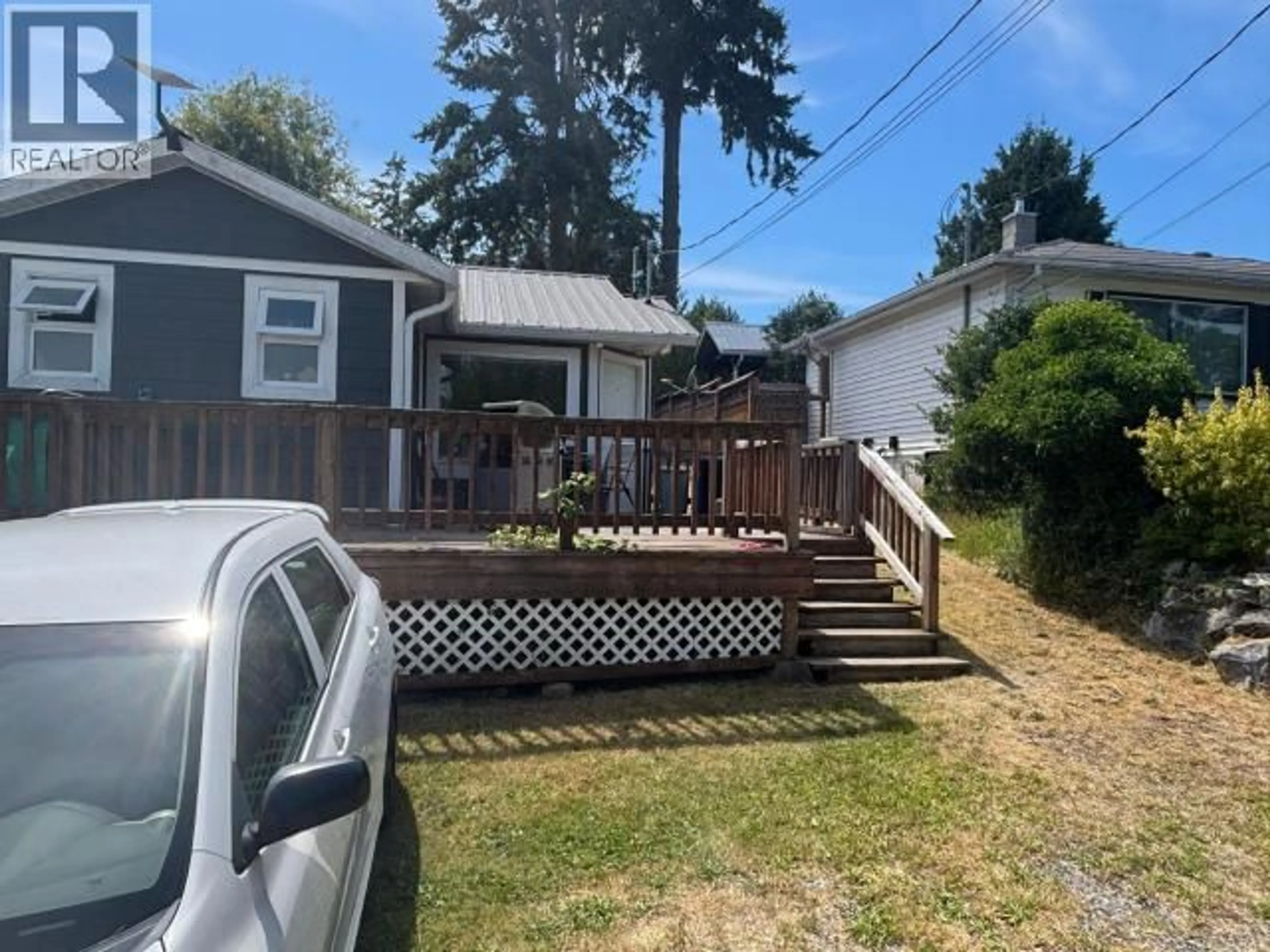 A pic from outside/outdoor area/front of a property/back of a property/a pic from drone, street for A & B - 5375 EARL STREET, Texada Island British Columbia V0N3K0