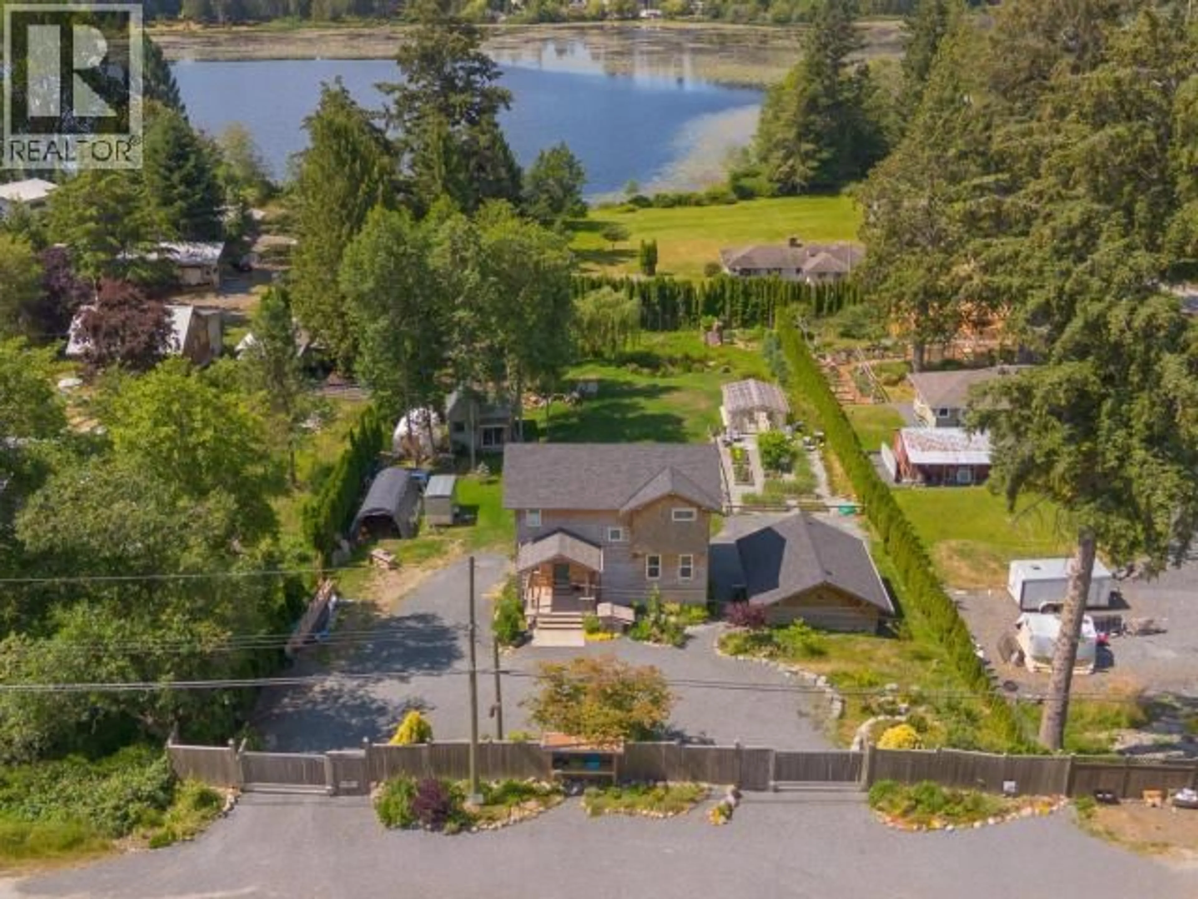 A pic from outside/outdoor area/front of a property/back of a property/a pic from drone, water/lake/river/ocean view for 5623 YUKON AVE, Powell River British Columbia V8A4H5