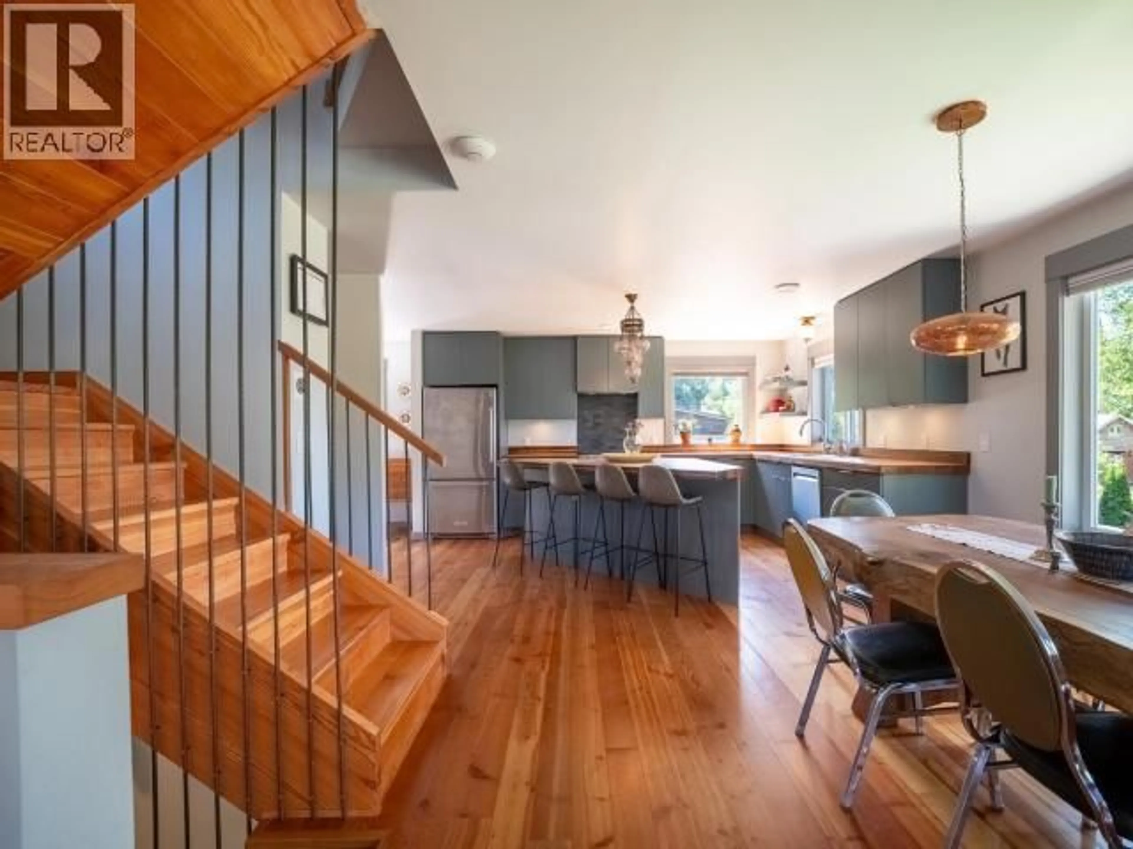 Open concept kitchen, wood/laminate floor for 5623 YUKON AVE, Powell River British Columbia V8A4H5