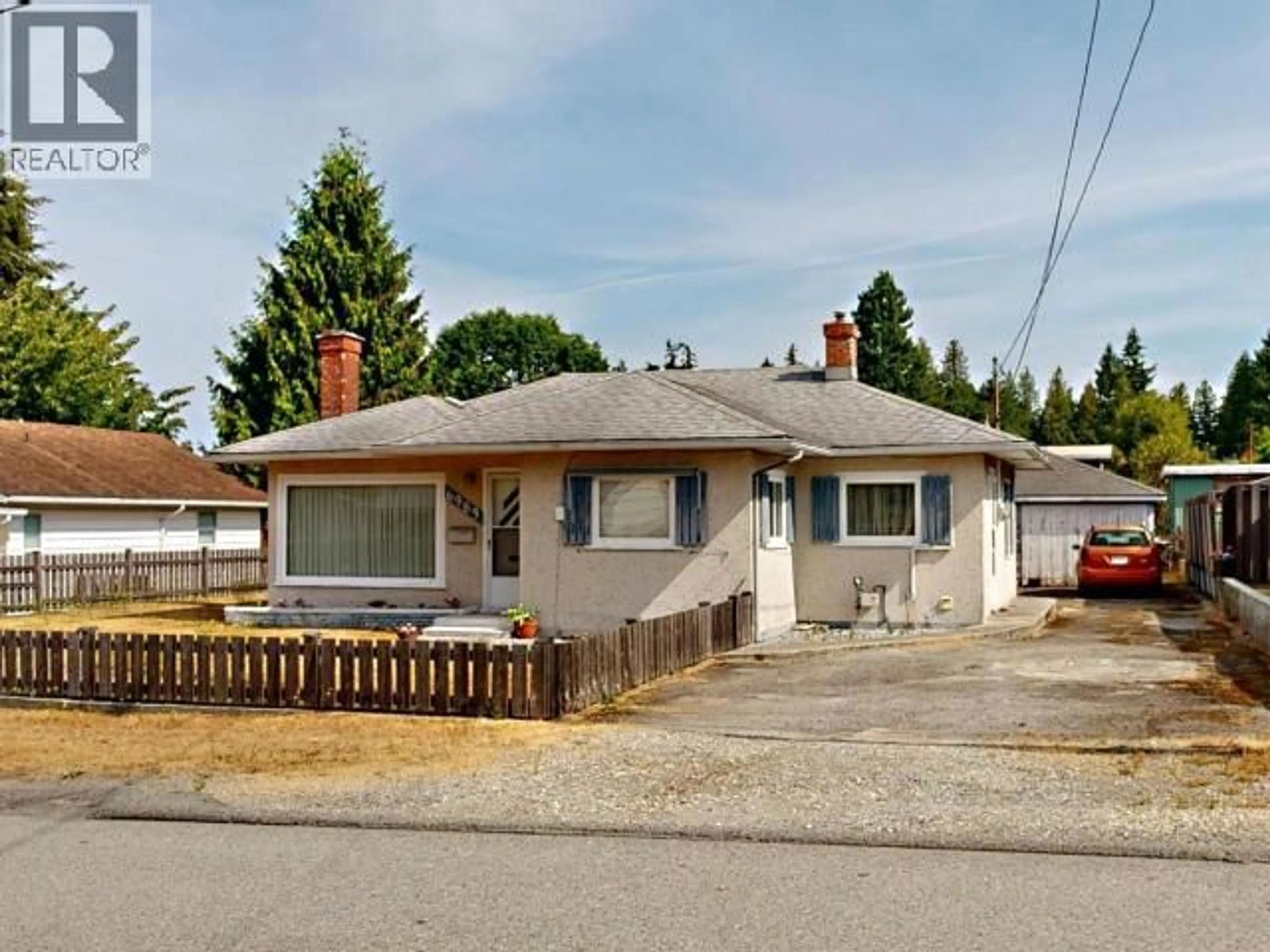 Home with vinyl exterior material, street for 6983 SURREY STREET, Powell River British Columbia V8A1H5