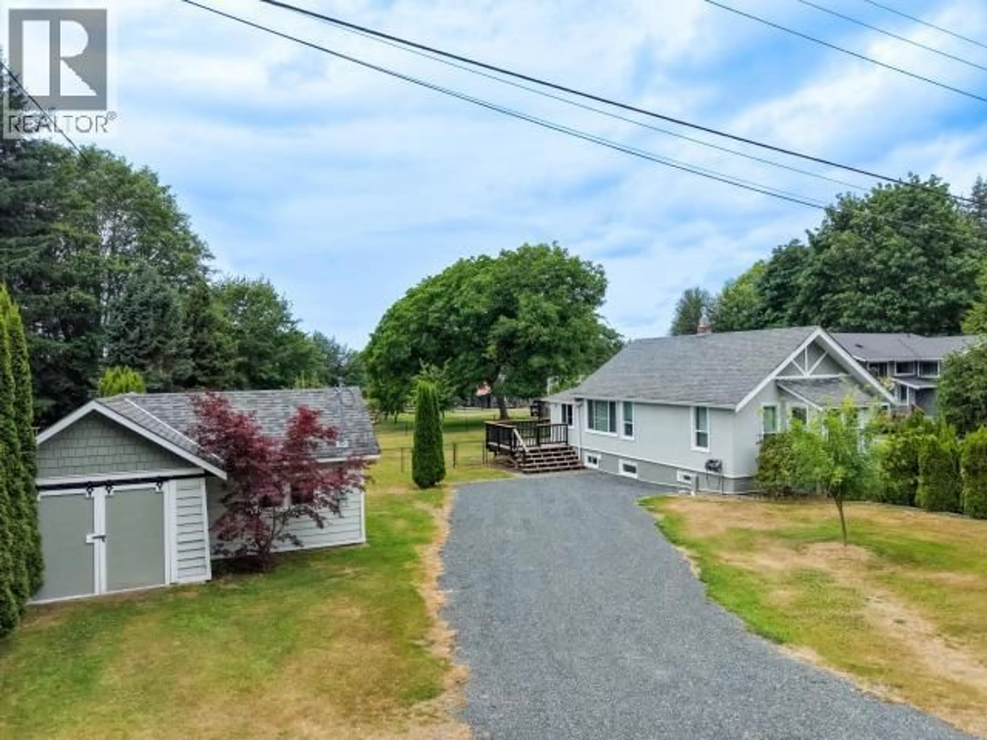 A pic from outside/outdoor area/front of a property/back of a property/a pic from drone, street for 6577 KING AVE, Powell River British Columbia V8A4X9
