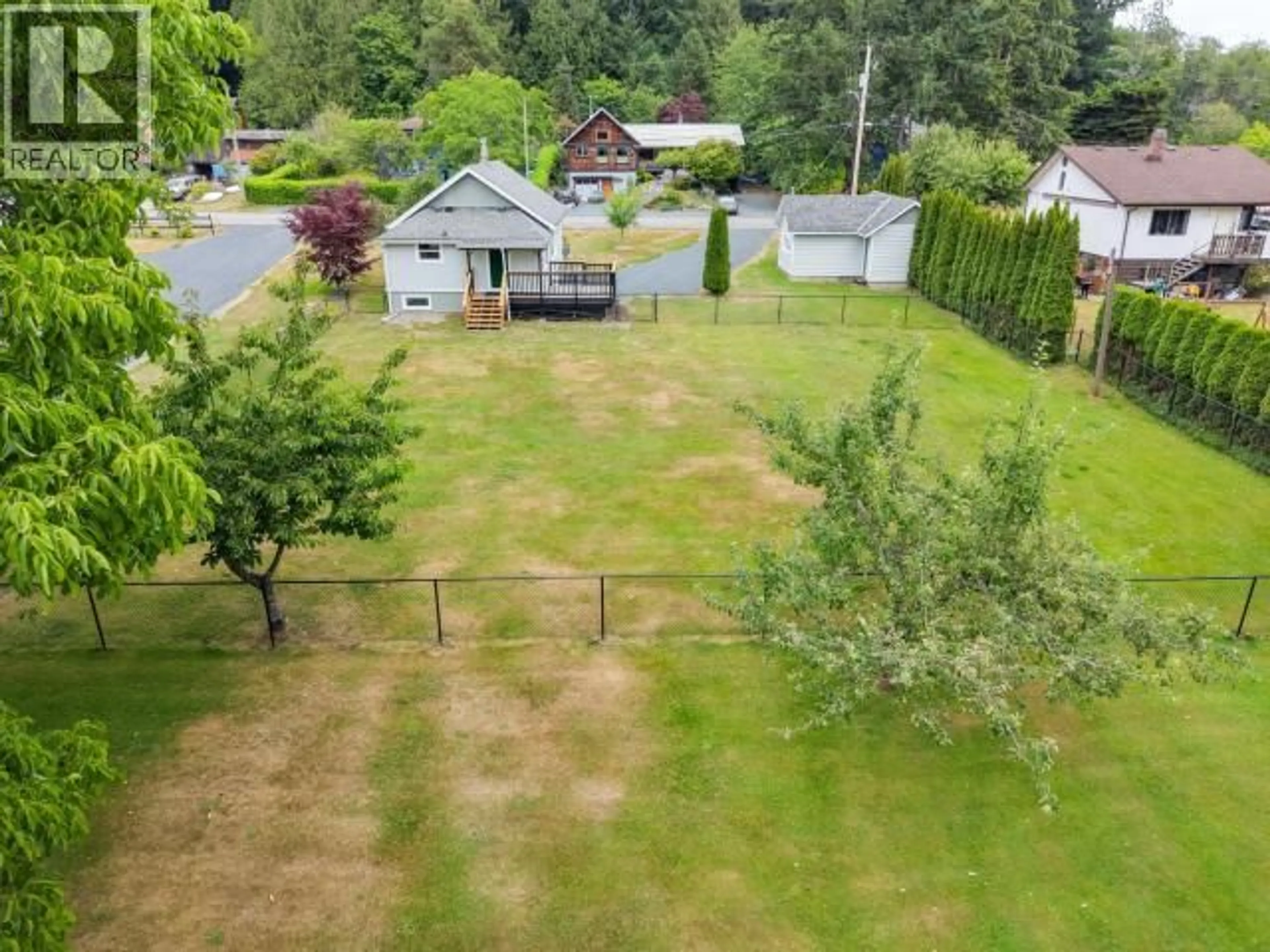 A pic from outside/outdoor area/front of a property/back of a property/a pic from drone, unknown for 6577 KING AVE, Powell River British Columbia V8A4X9