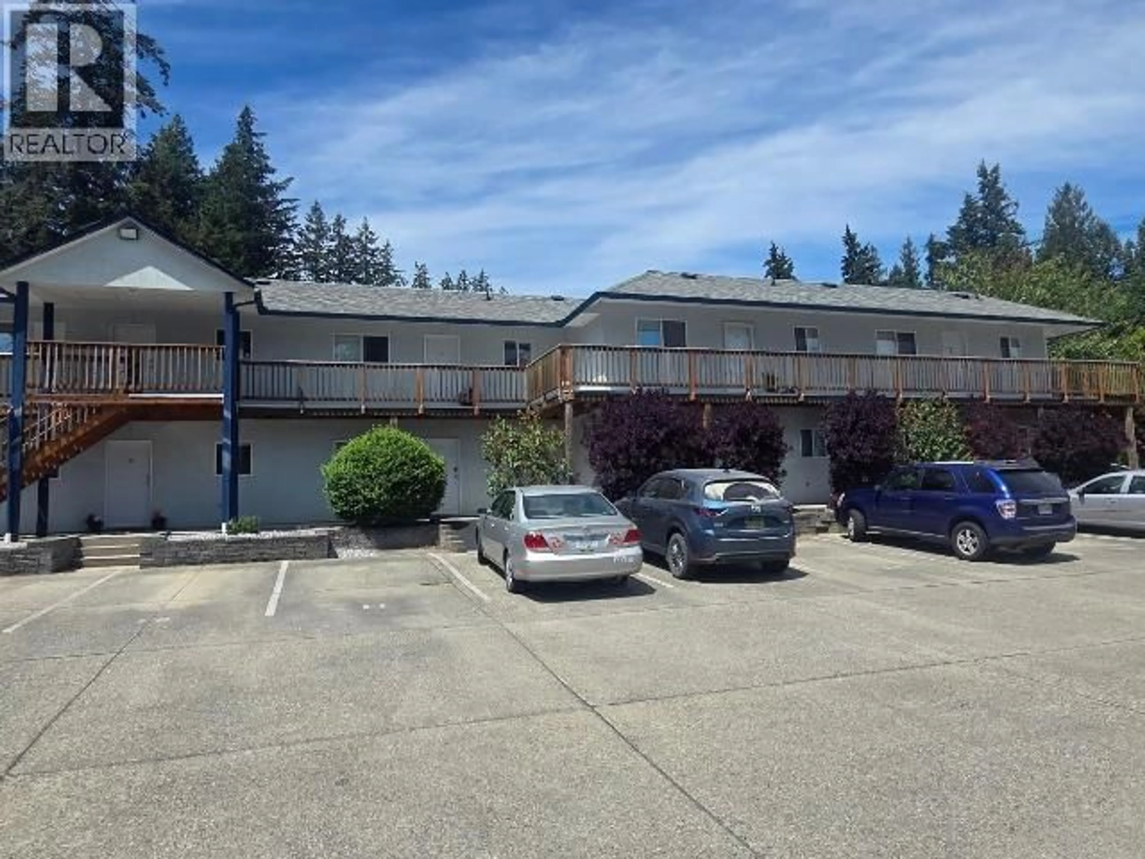A pic from outside/outdoor area/front of a property/back of a property/a pic from drone, unknown for 108 - 5680 ORTONA AVE, Powell River British Columbia V8A5S5