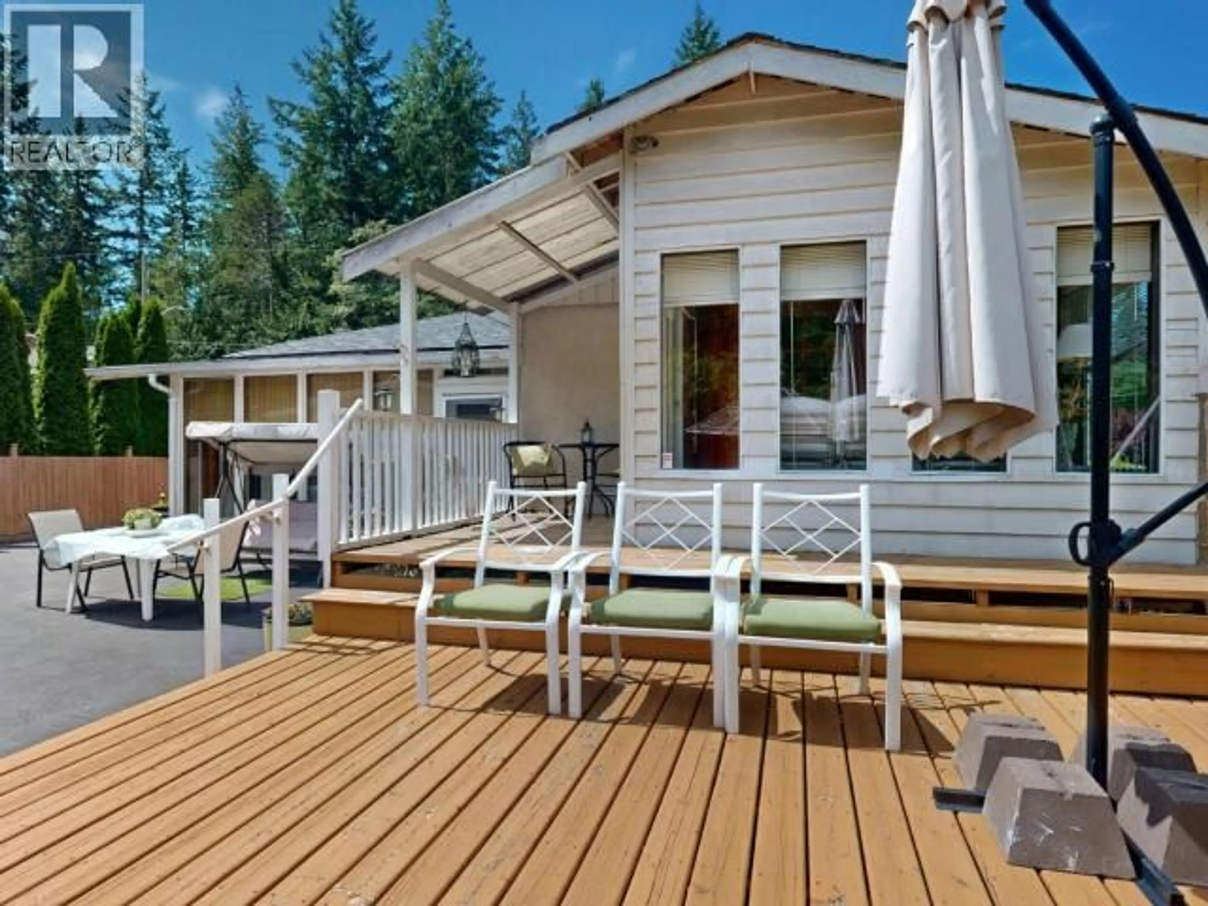 Home with vinyl exterior material, unknown for 4904 QUEENS AVE, Powell River British Columbia V8A3S7