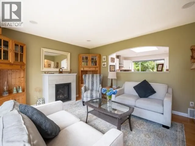 7249 FIELD STREET, Powell River 5