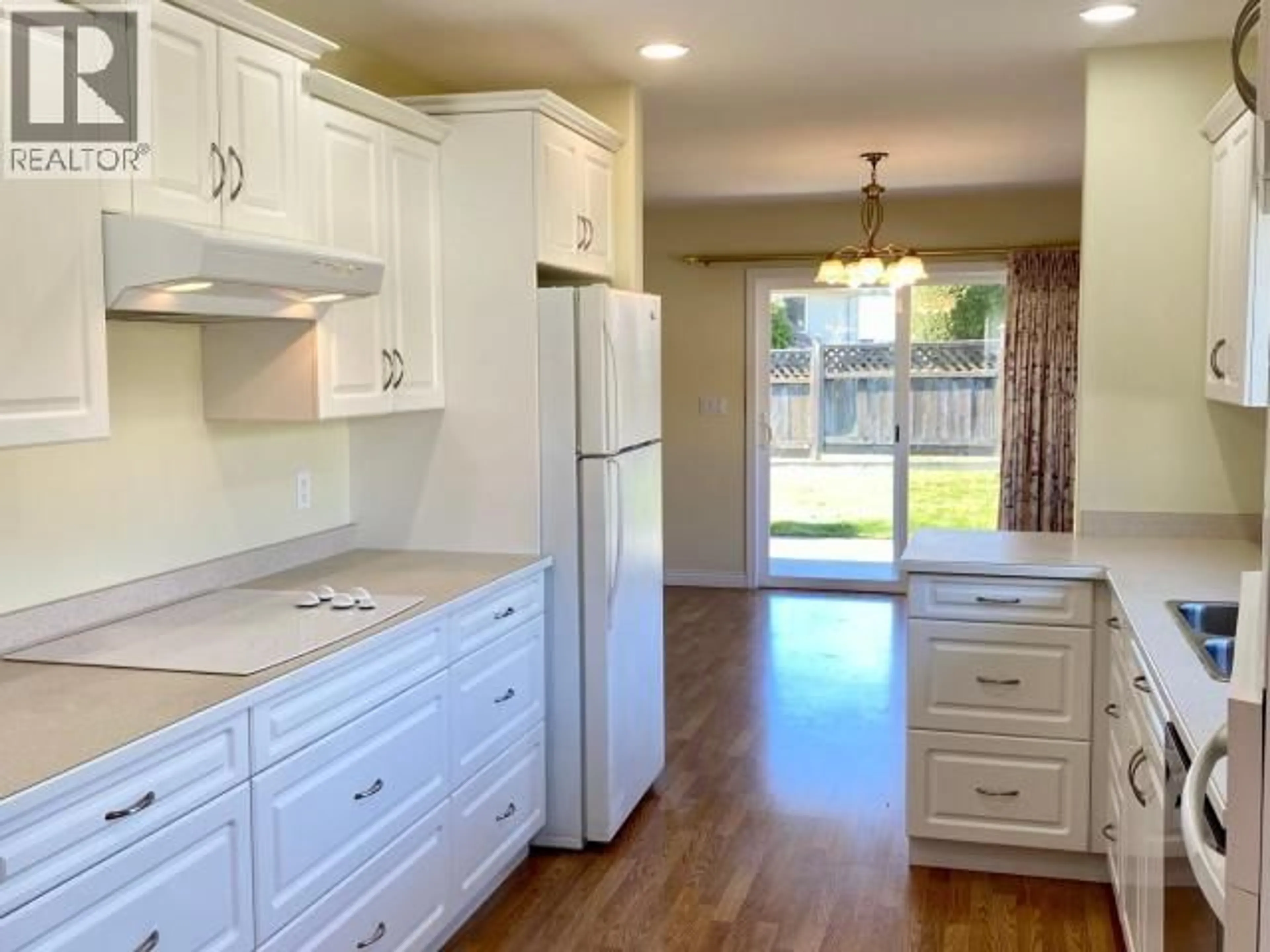 Open concept kitchen, ceramic/tile floor for 12 - 4897 ONTARIO AVE, Powell River British Columbia V8A5T7