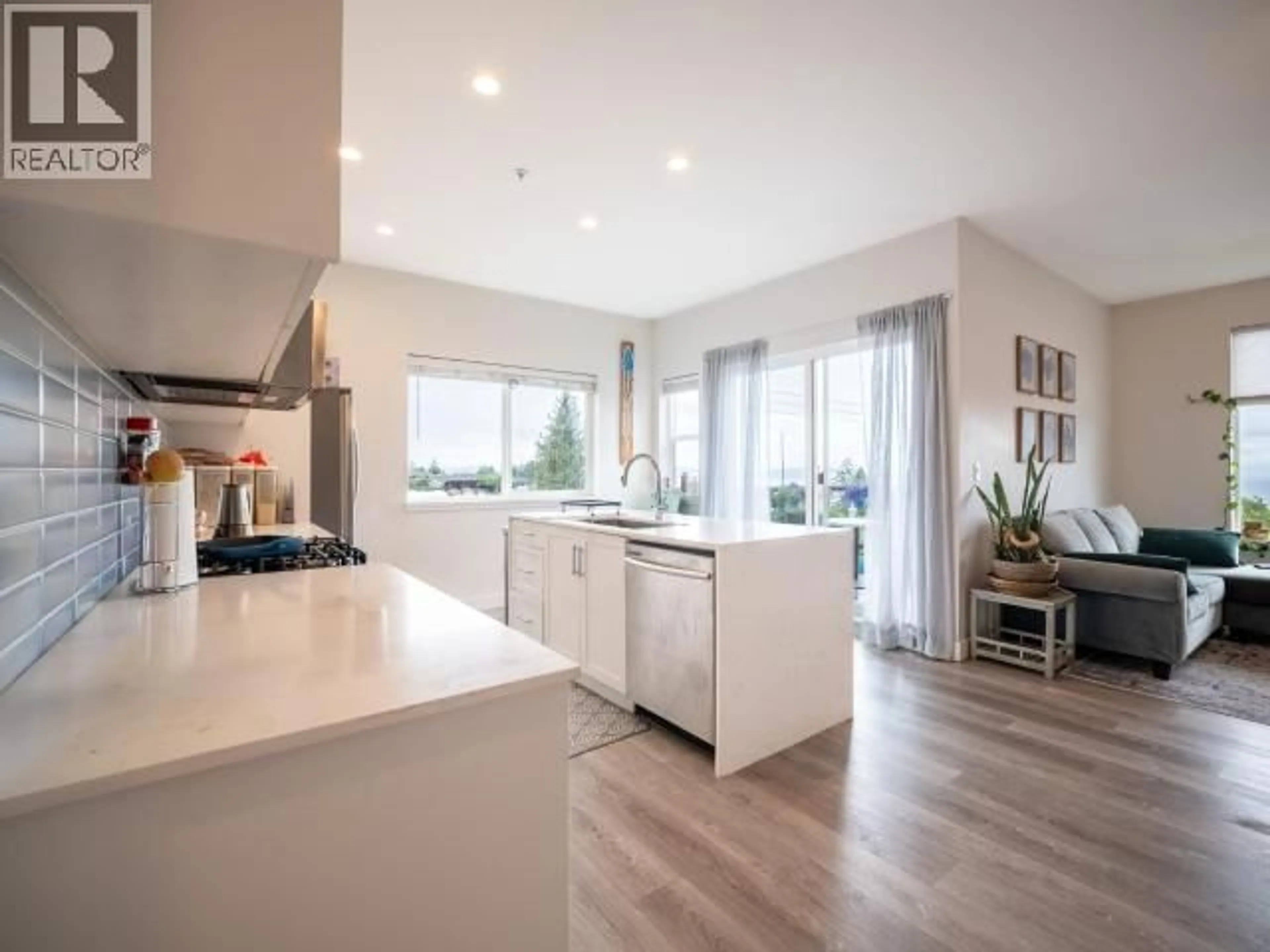 Open concept kitchen, unknown for 7175 - 401 DUNCAN STREET, Powell River British Columbia V8A1W3