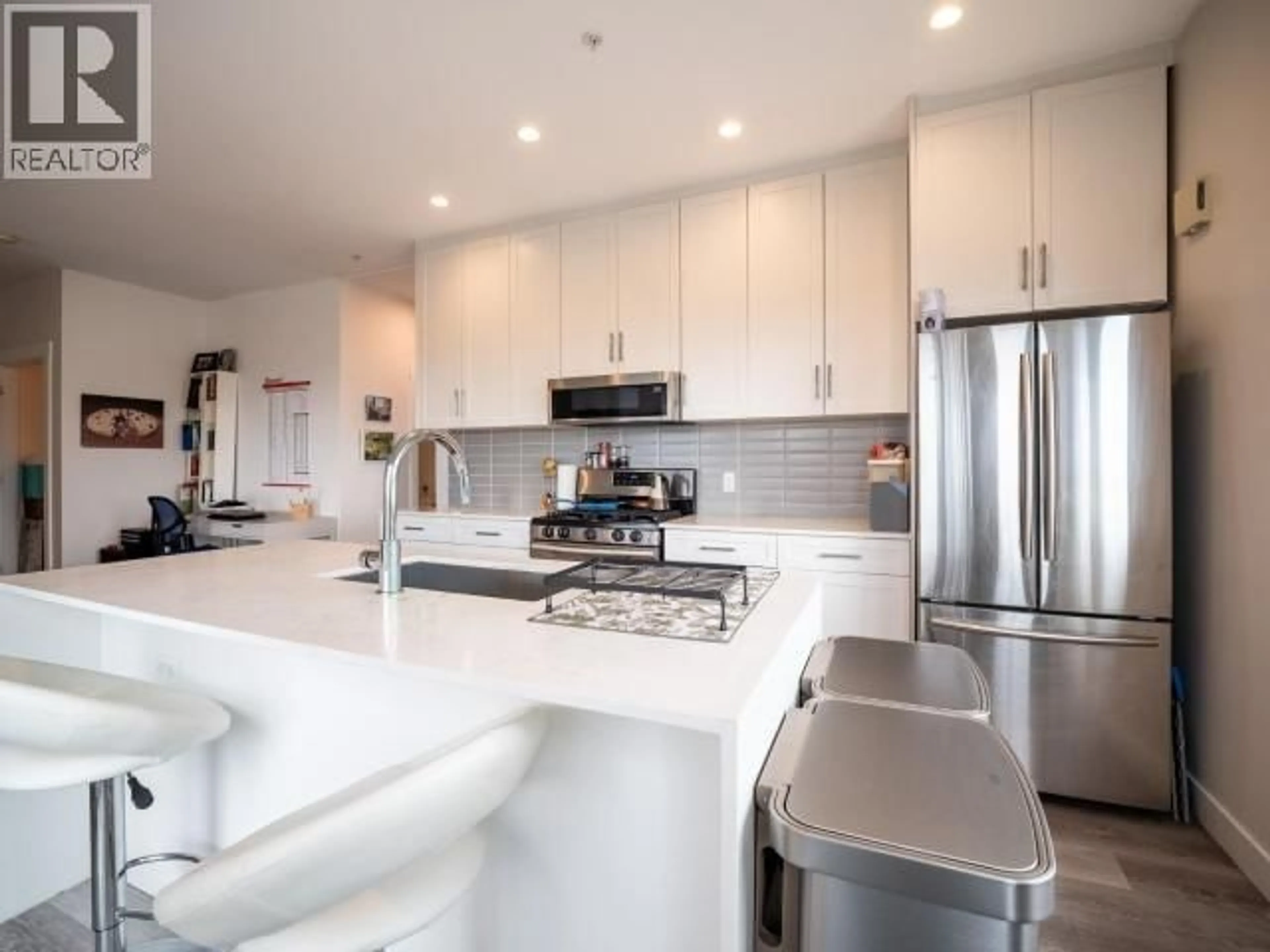 Open concept kitchen, unknown for 7175 - 401 DUNCAN STREET, Powell River British Columbia V8A1W3