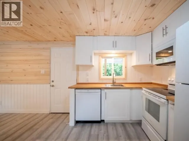 36-6263 LUND, Powell River 5