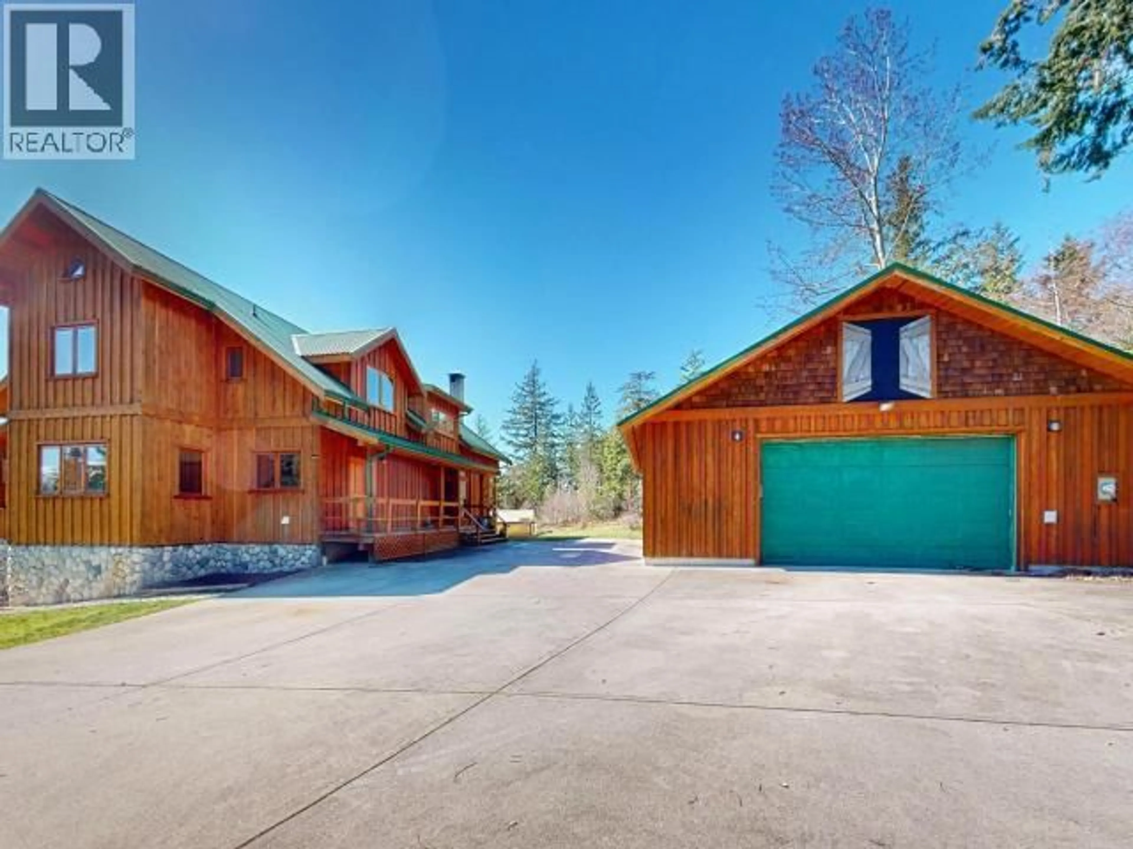 Indoor garage for 3749 HIGHWAY 101, Powell River British Columbia V8A0E2