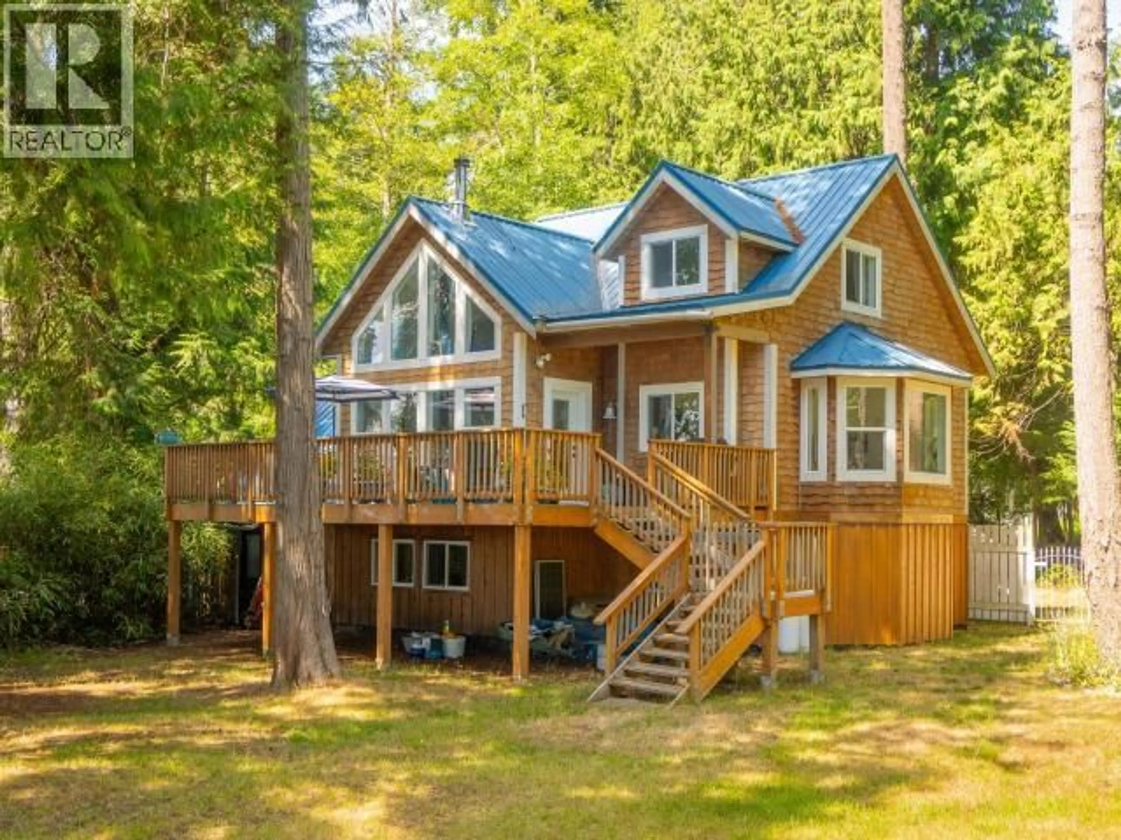 Home with vinyl exterior material, water/lake/river/ocean view for 2902 ARBUTUS LANE, Savary Island British Columbia V0N2G0