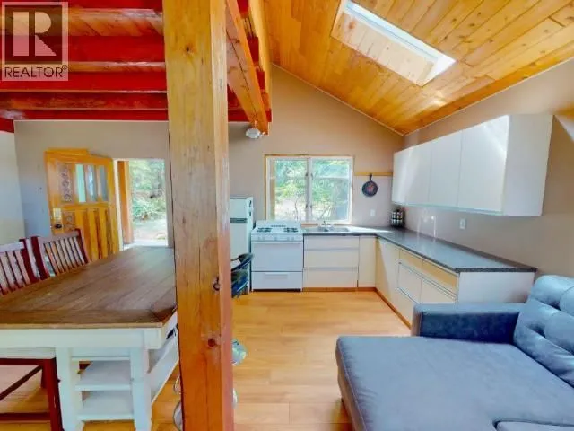 1643 VANCOUVER BLVD, Savary Island 3
